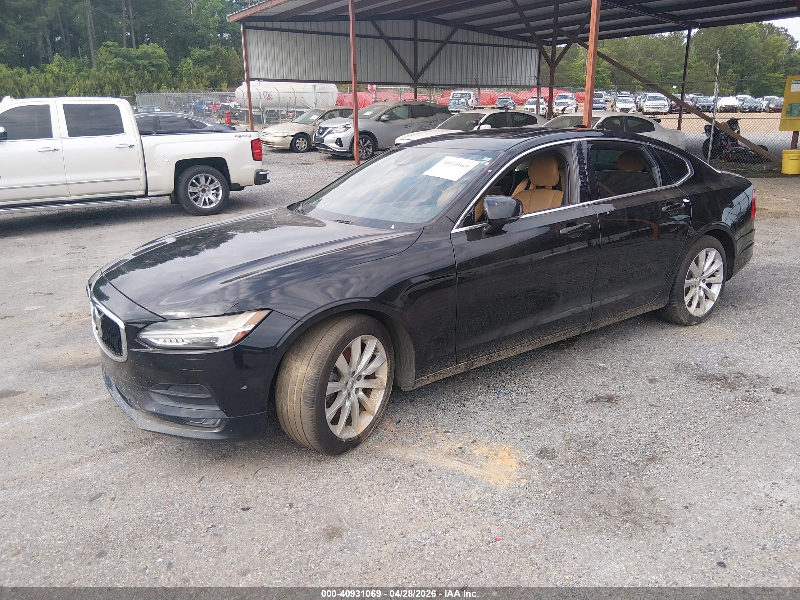 VOLVO S90 image 2