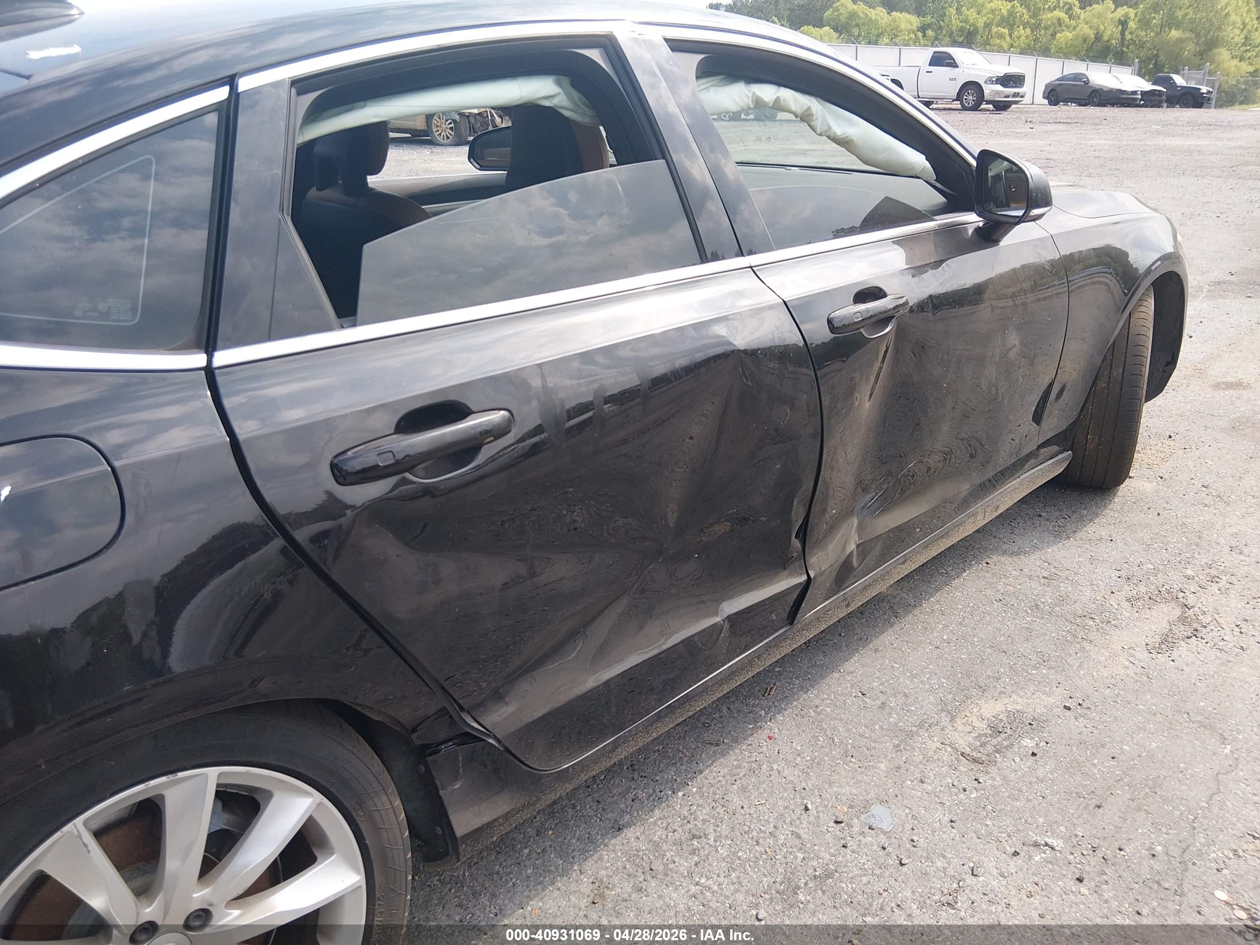 VOLVO S90 image 6