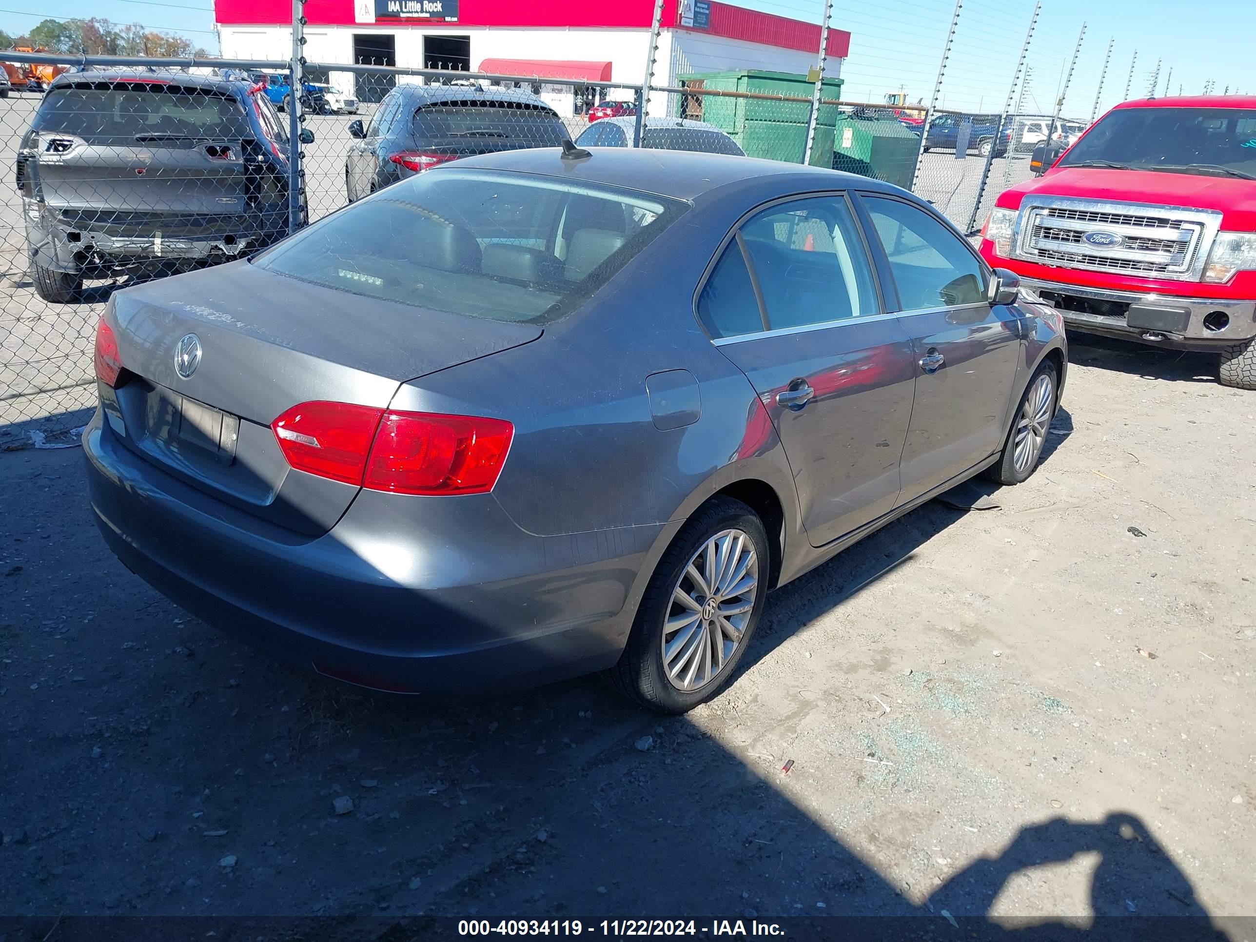 VOLKSWAGEN JETTA image 4