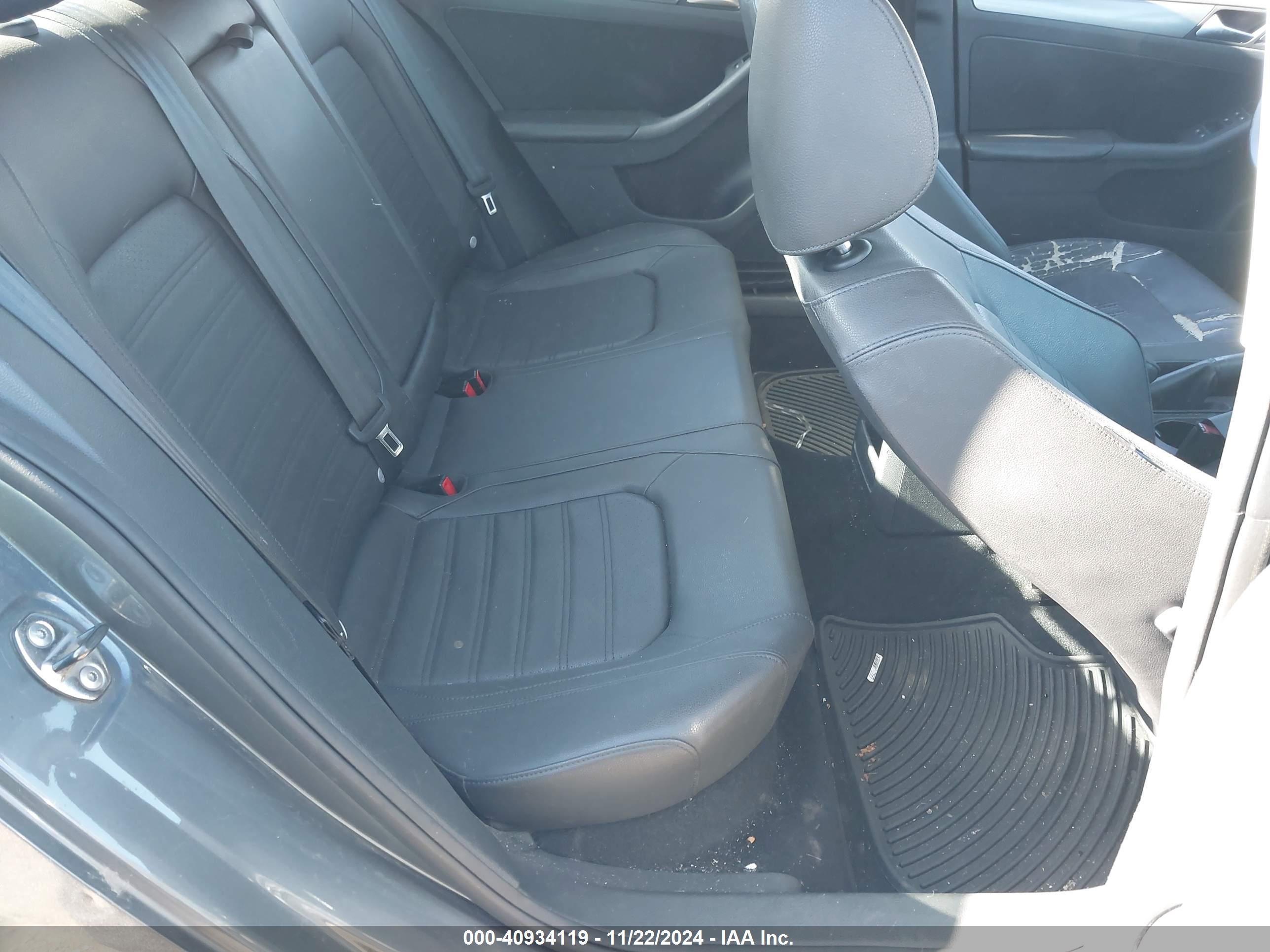 VOLKSWAGEN JETTA image 8