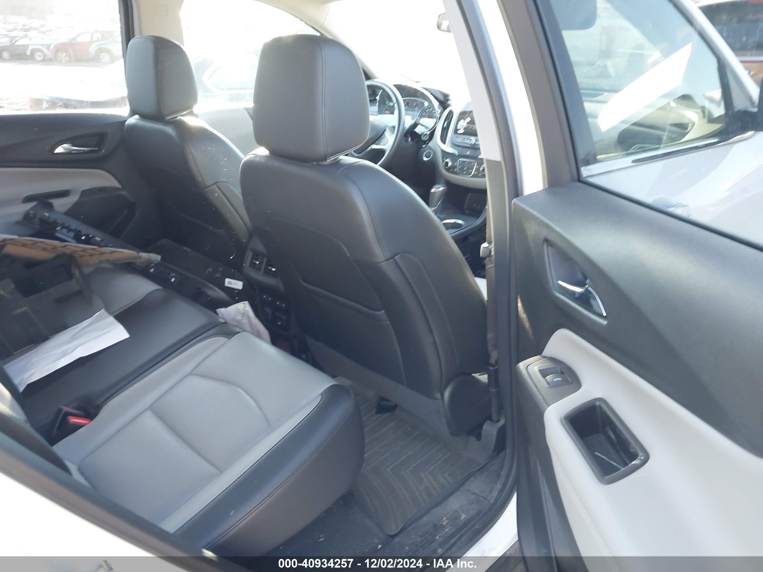 CHEVROLET EQUINOX image 8