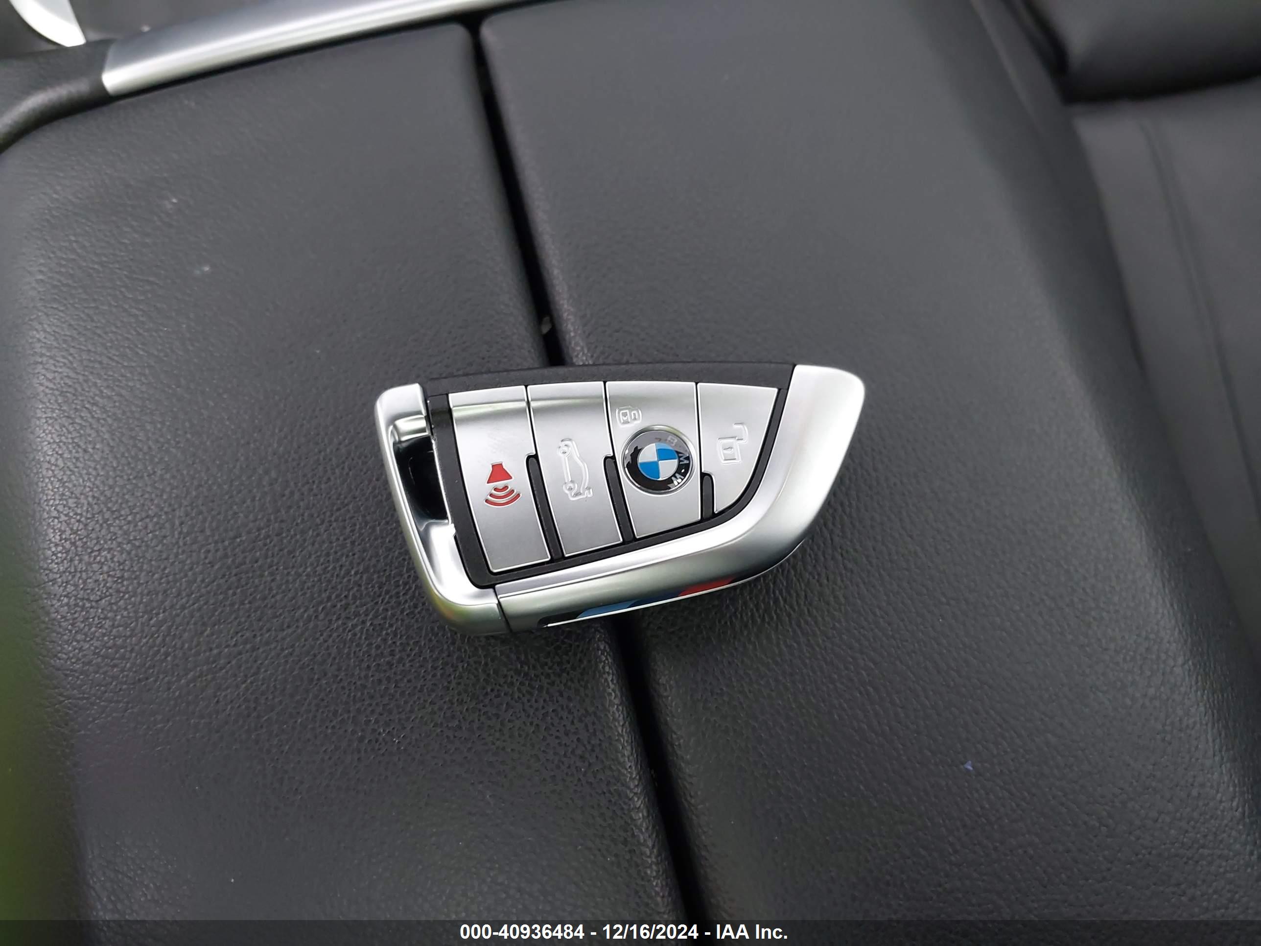 BMW X7 image 11