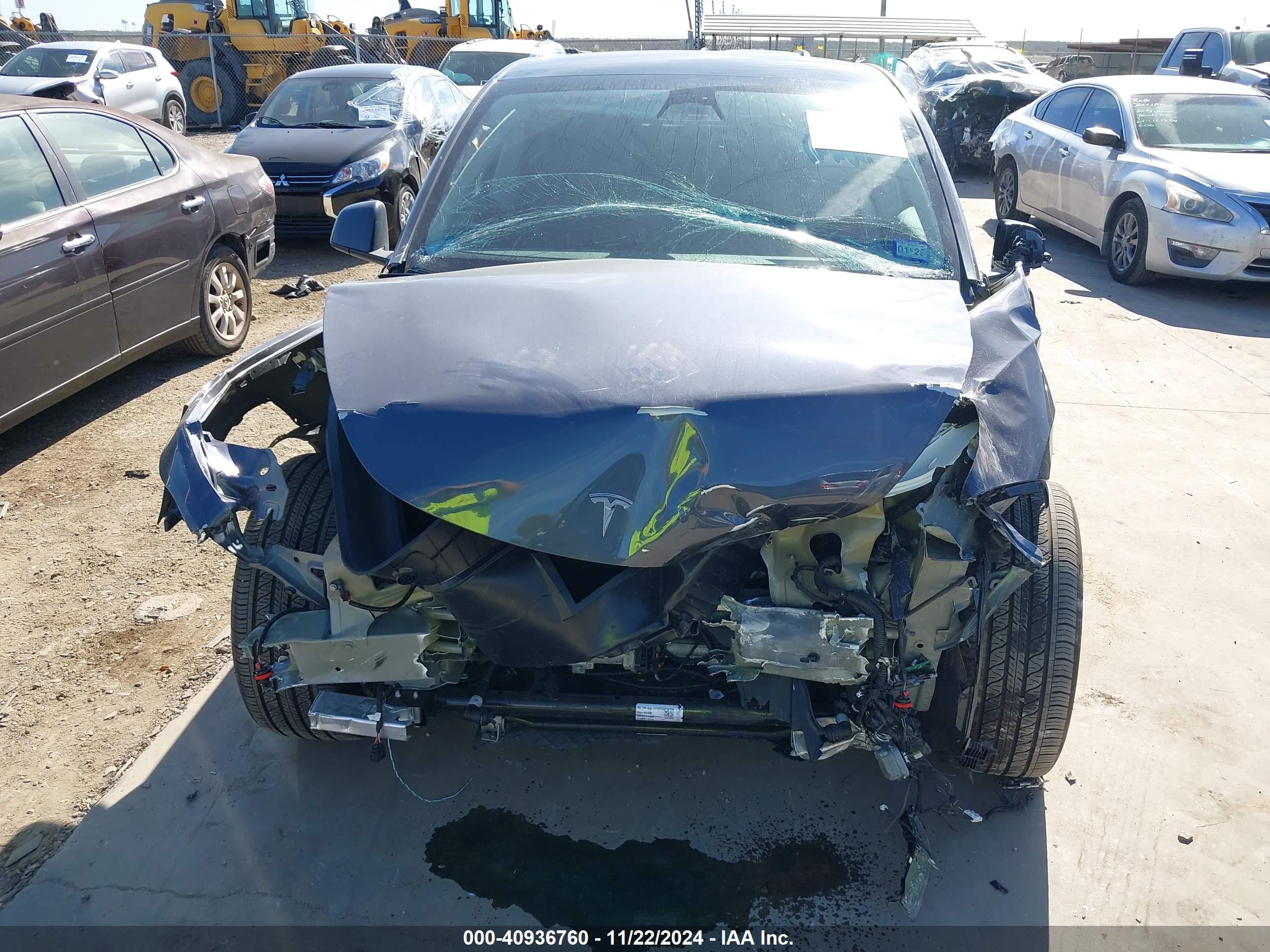 TESLA MODEL image 6