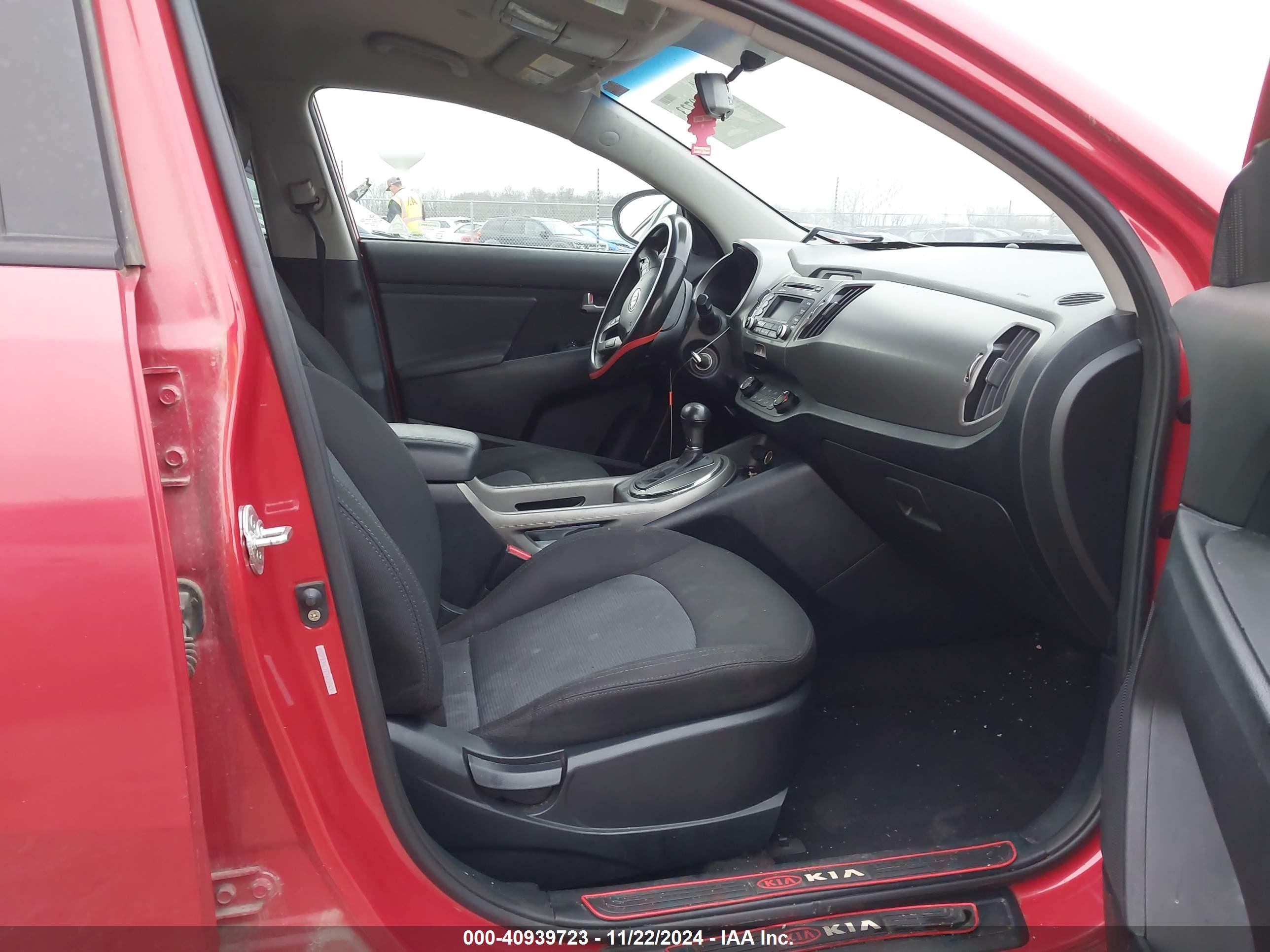KIA SPORTAGE image 5