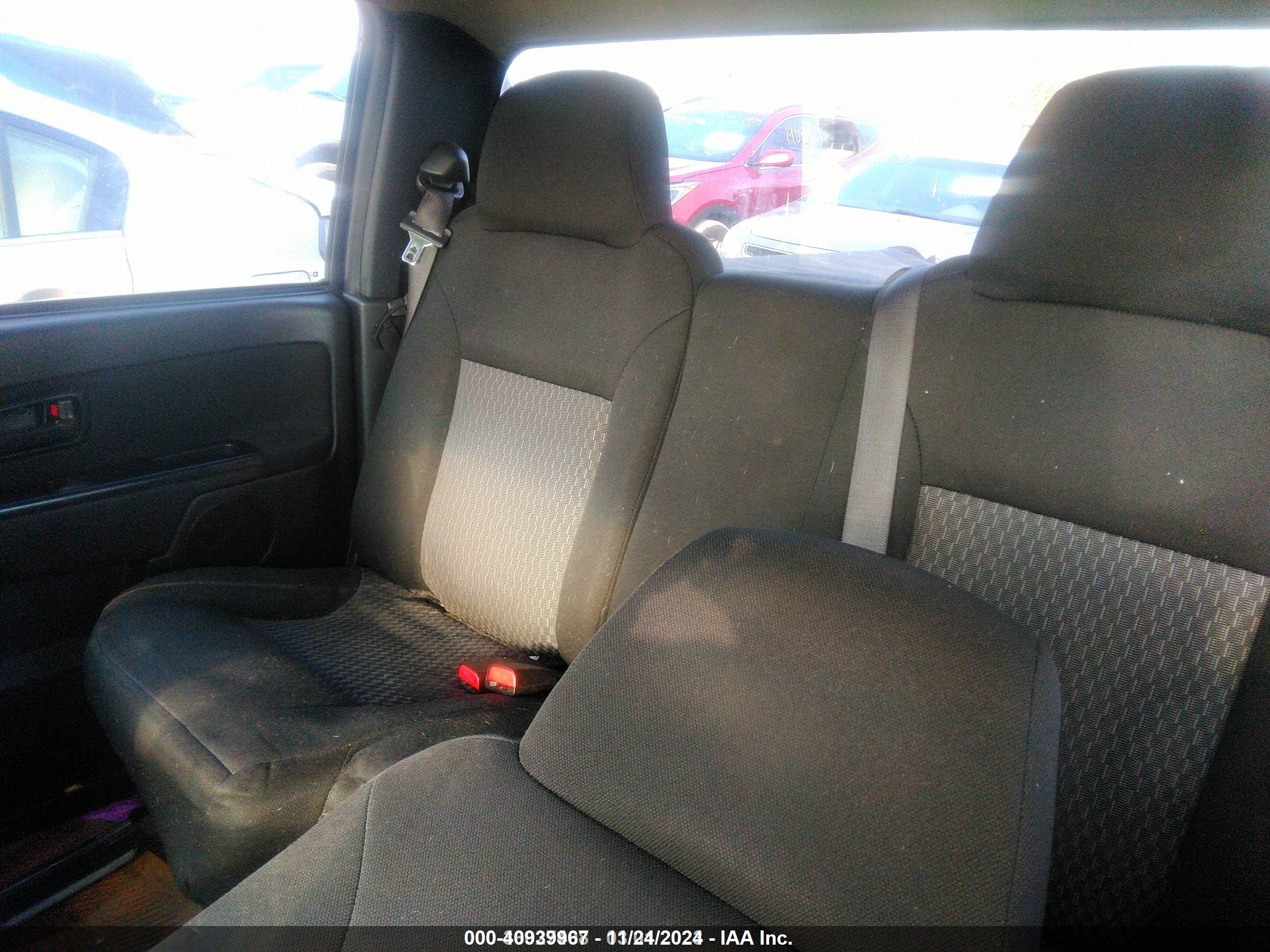 GMC CANYON image 8