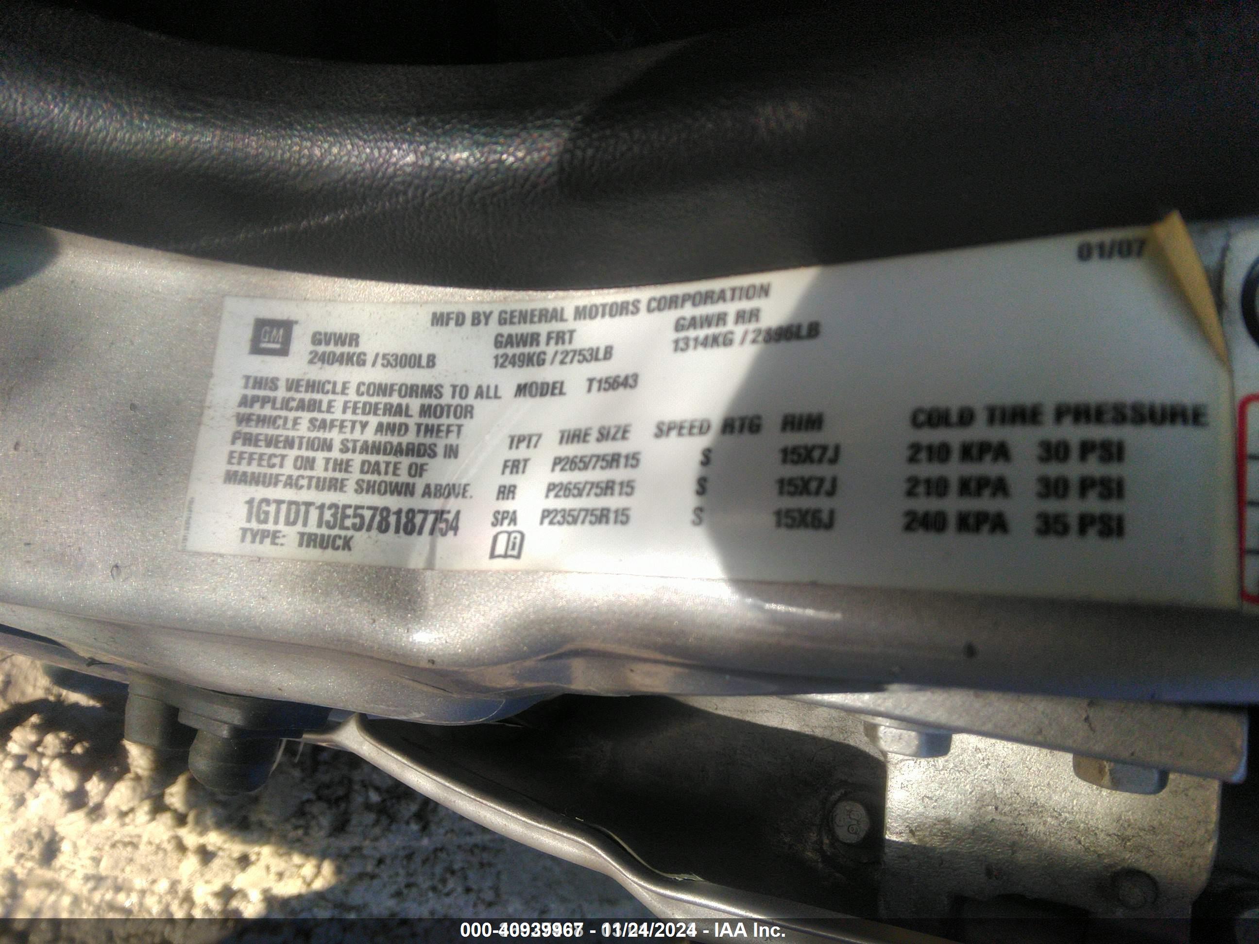GMC CANYON image 9