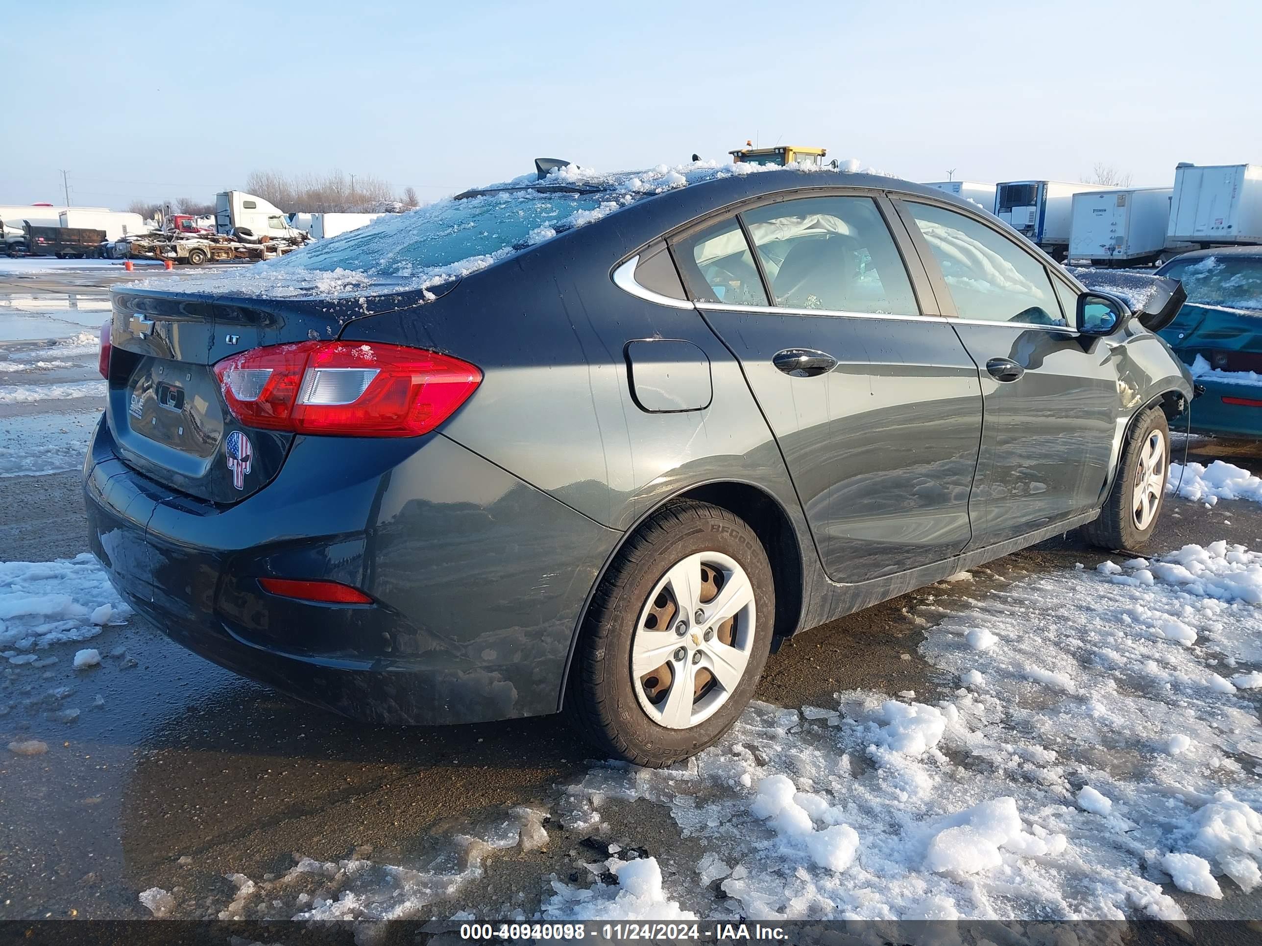 CHEVROLET CRUZE image 4