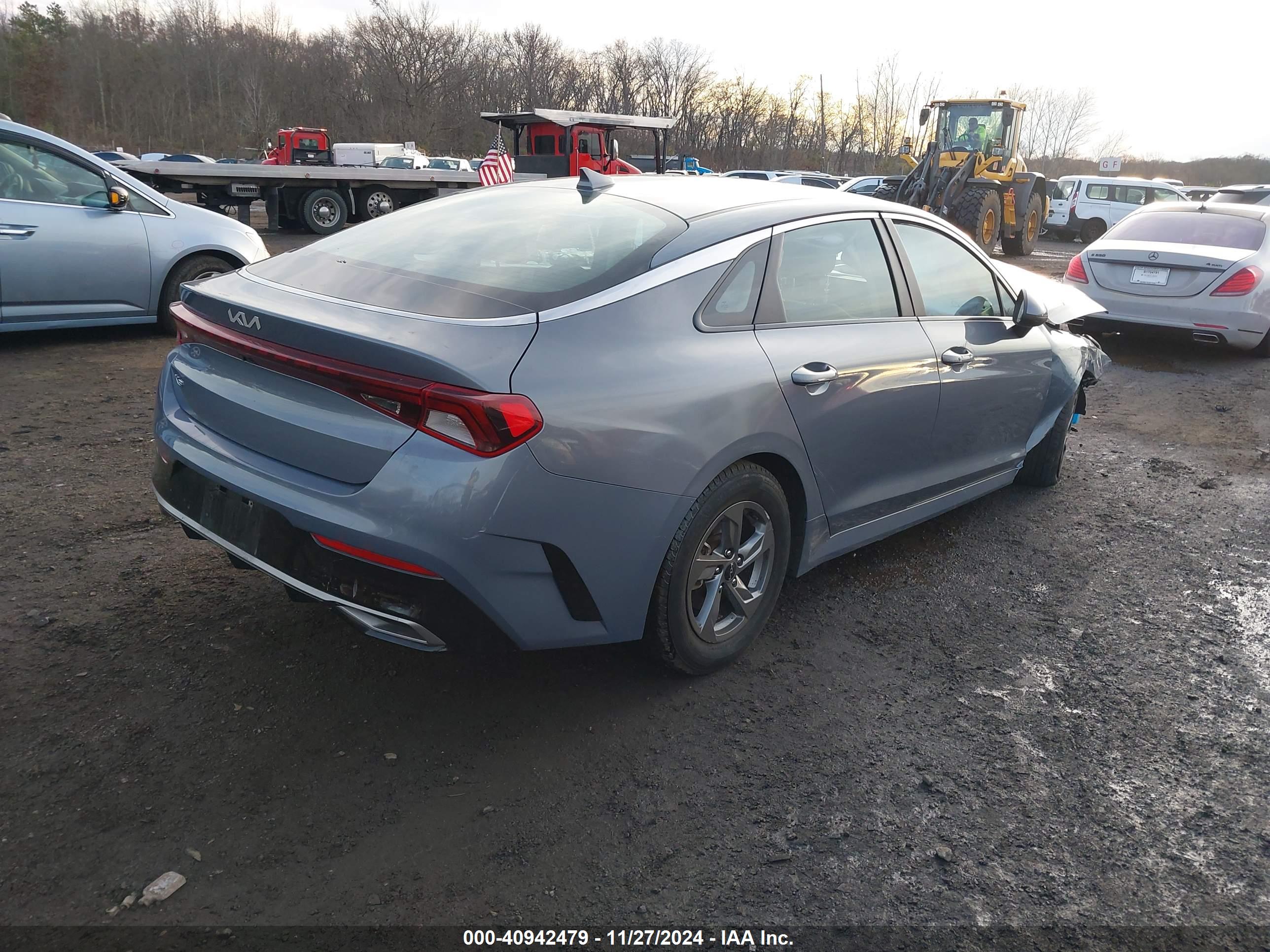 KIA K5 image 4