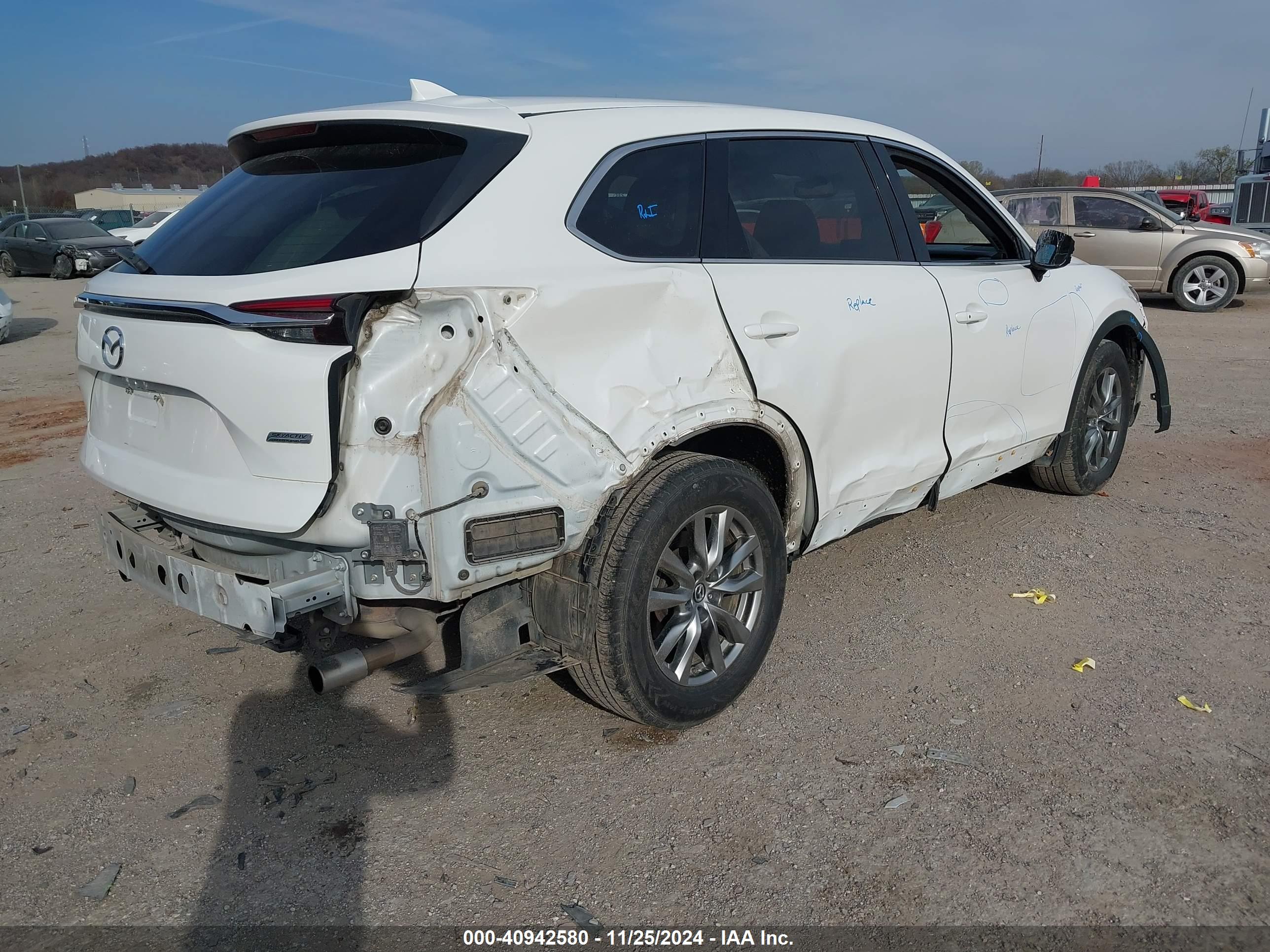 MAZDA CX-9 image 4