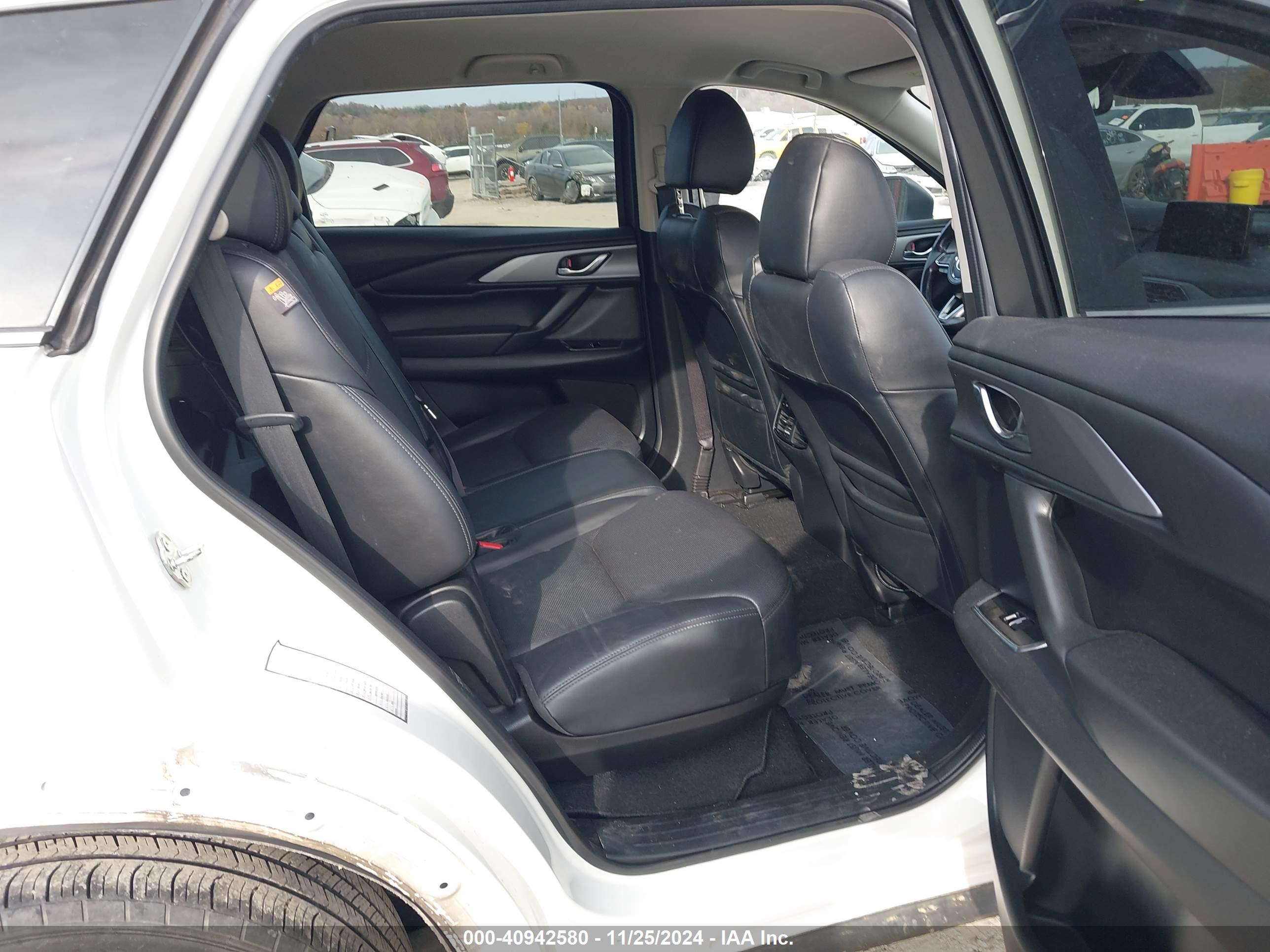 MAZDA CX-9 image 8