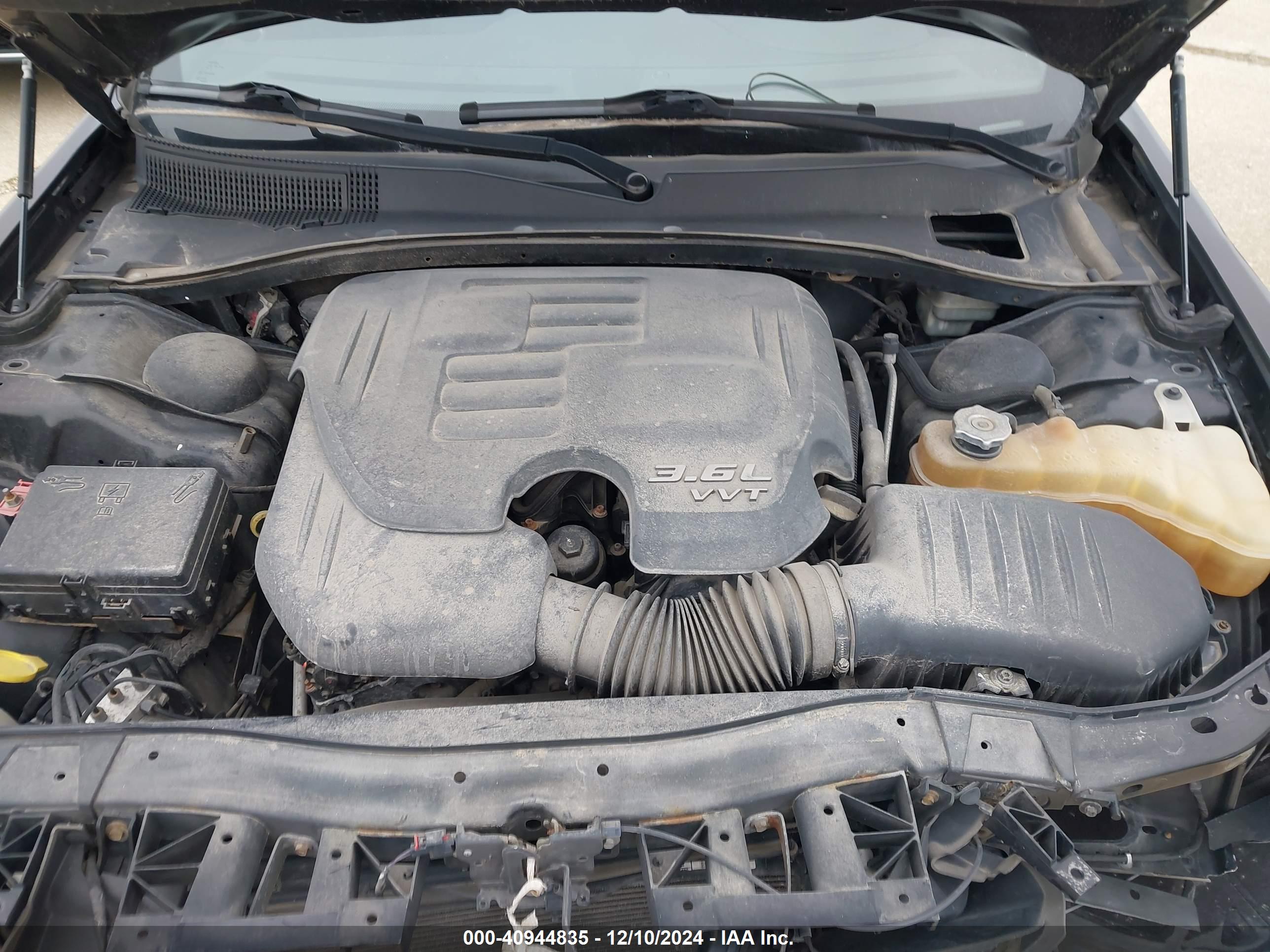 CHRYSLER 300 image 10