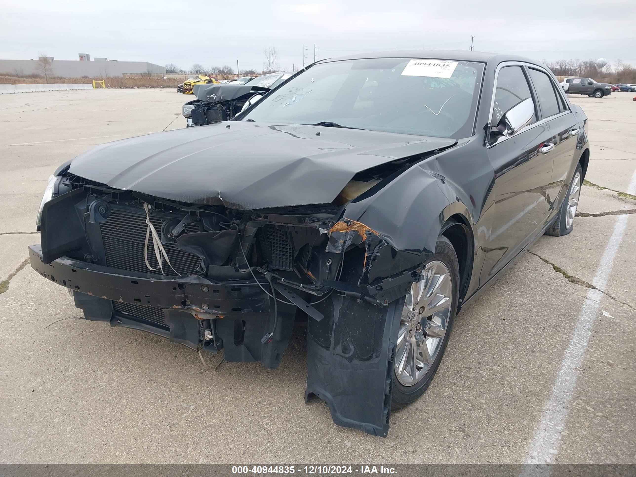 CHRYSLER 300 image 2