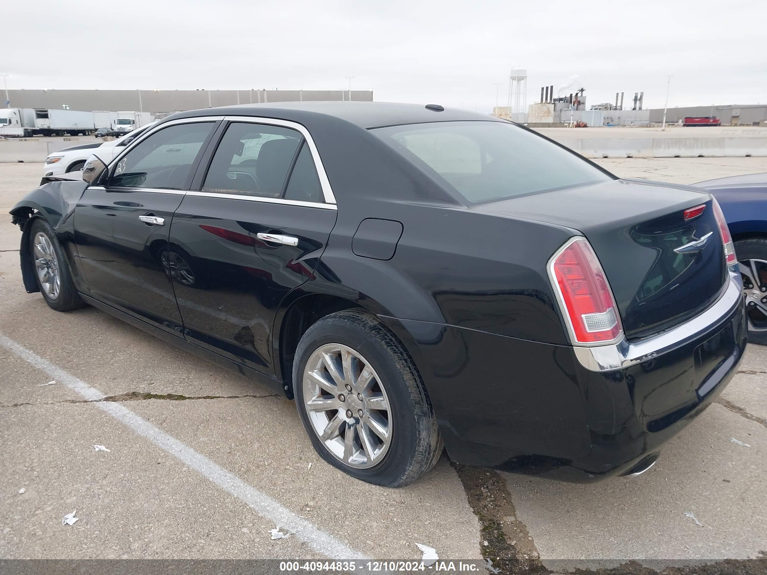 CHRYSLER 300 image 3