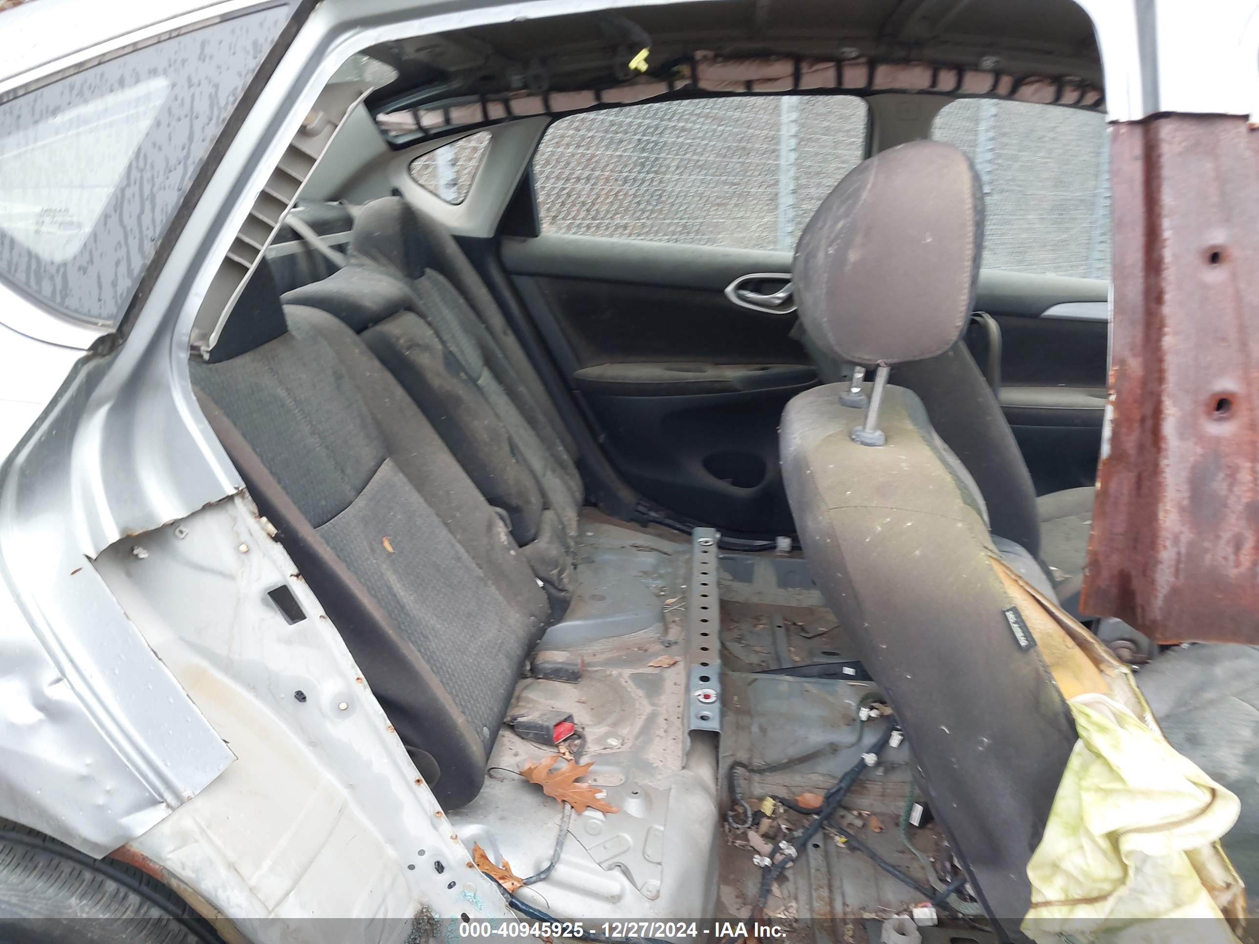 NISSAN SENTRA image 8