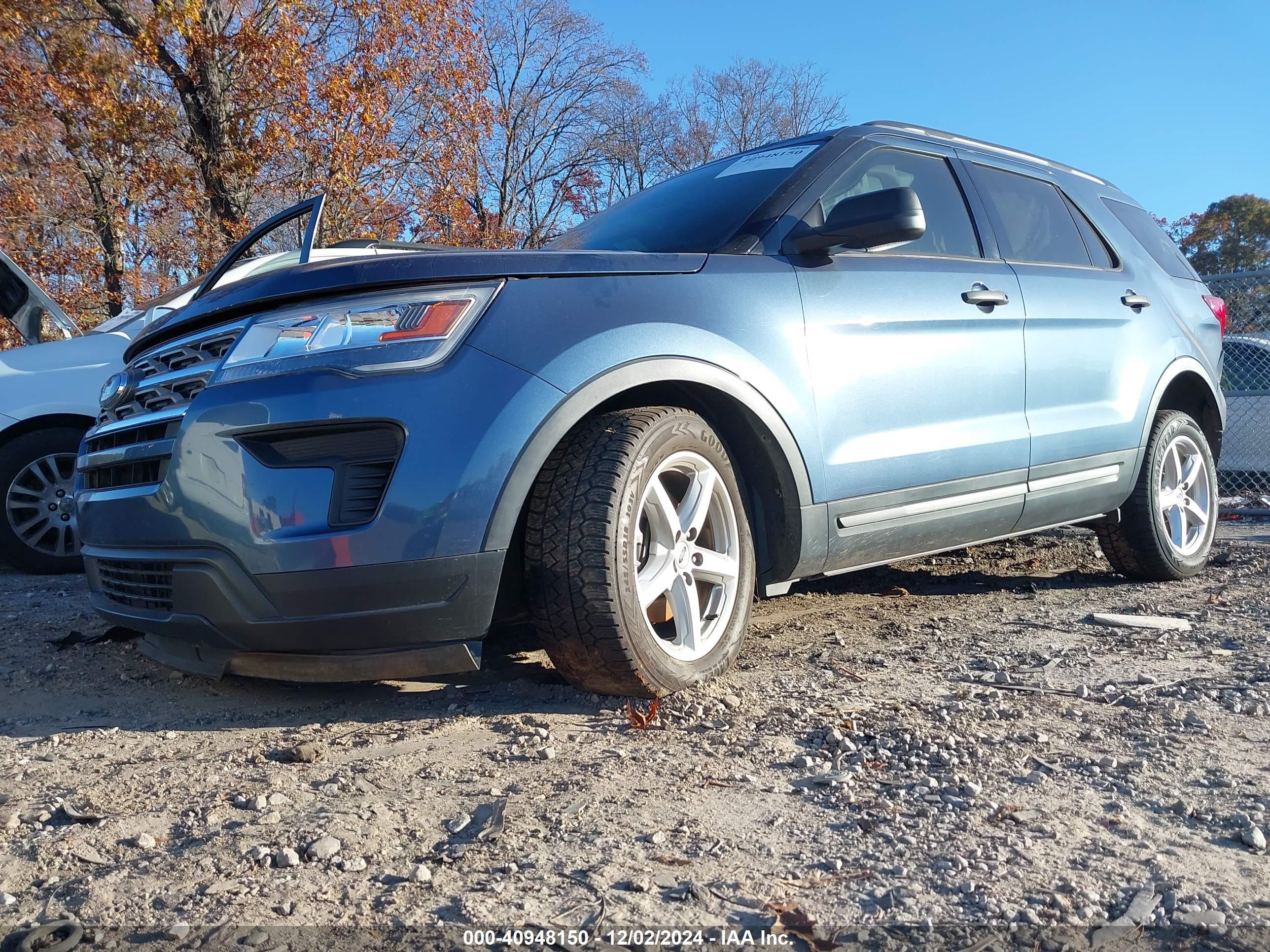 FORD EXPLORER image 2