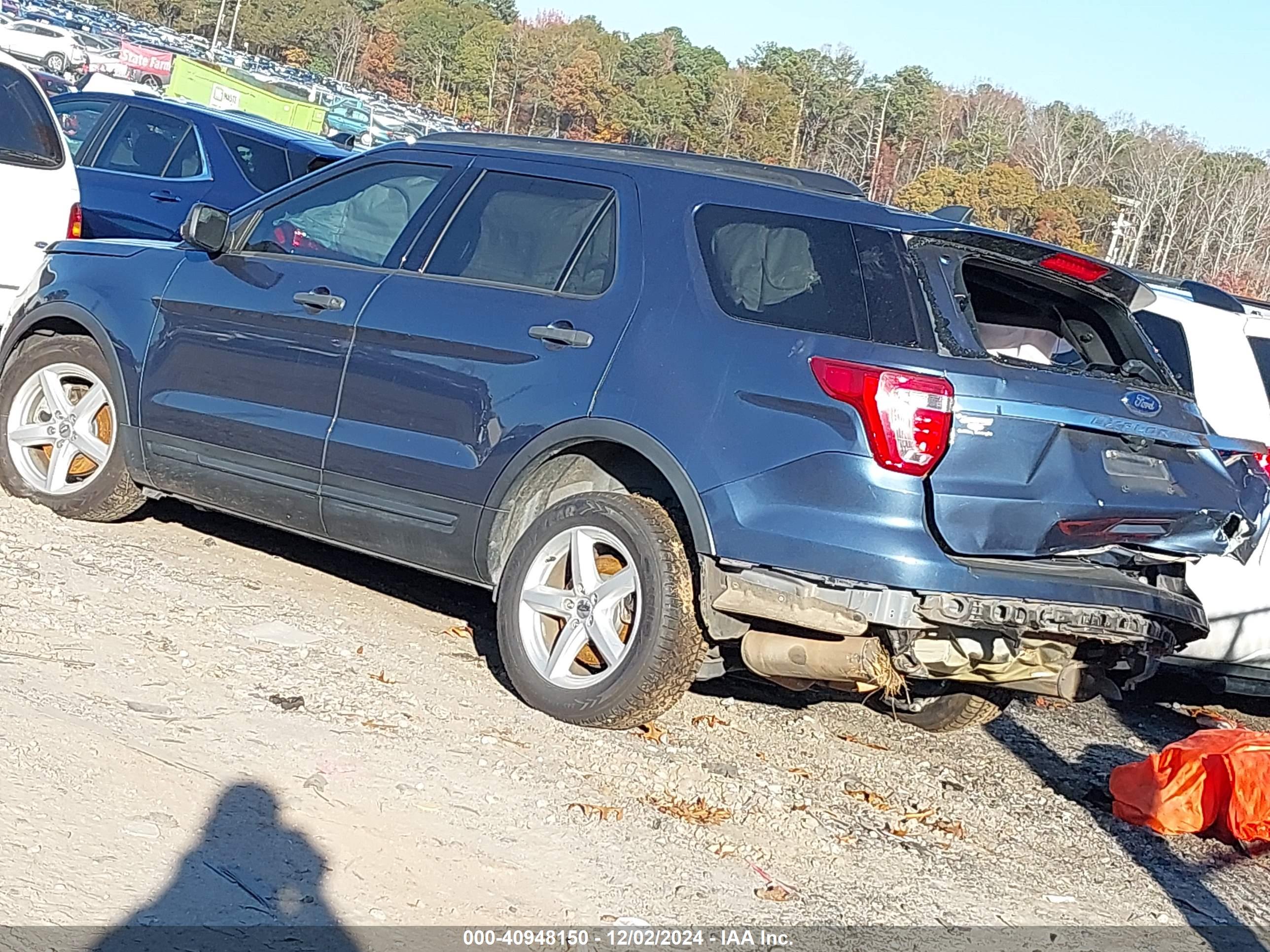 FORD EXPLORER image 3