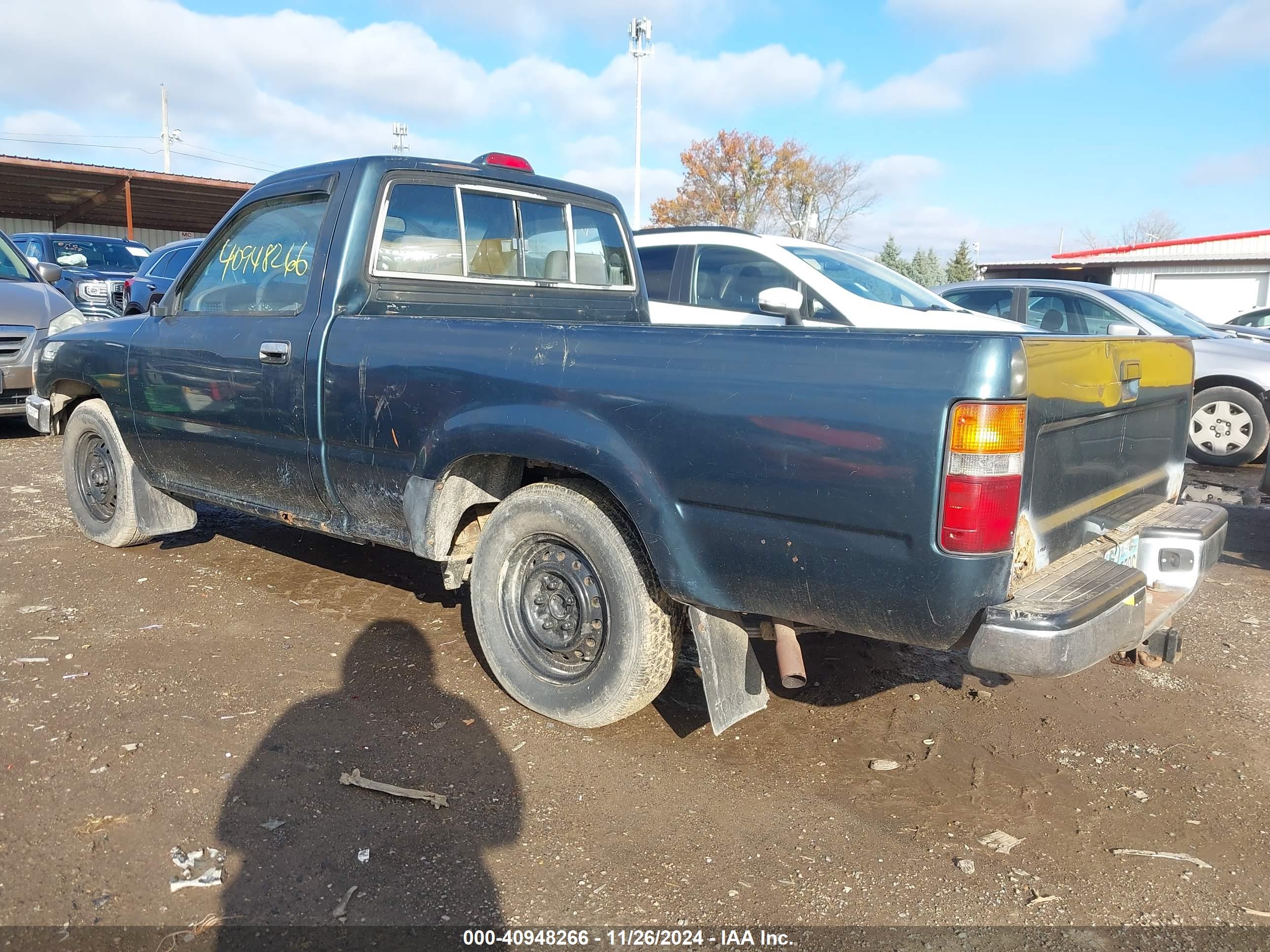 TOYOTA PICKUP image 3