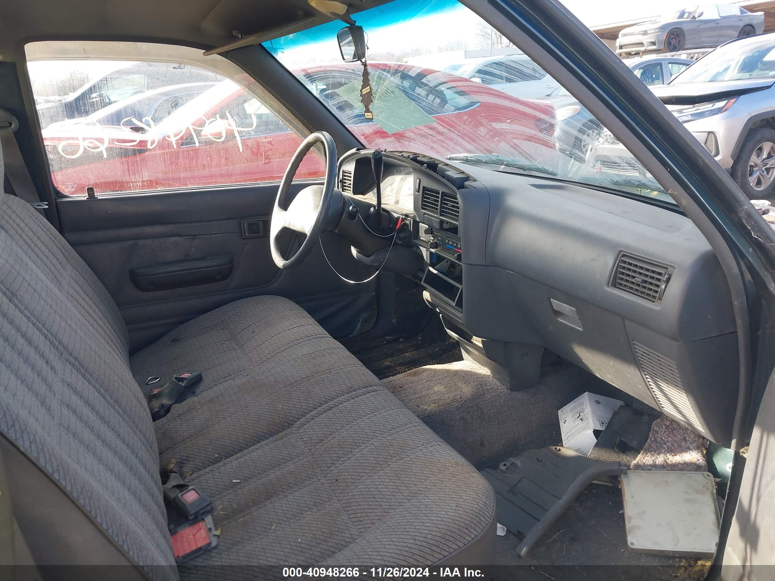 TOYOTA PICKUP image 5