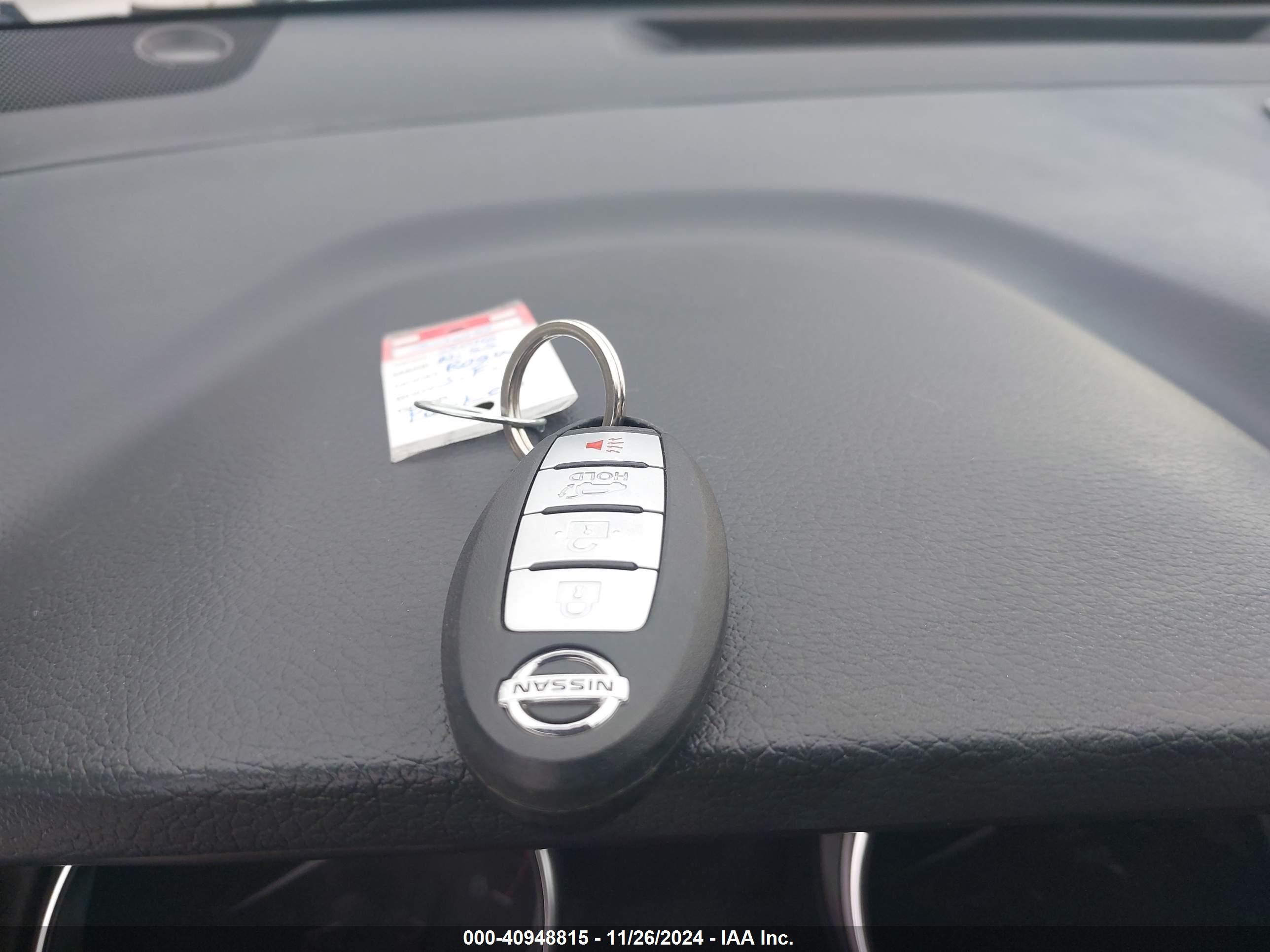 NISSAN ROGUE image 11