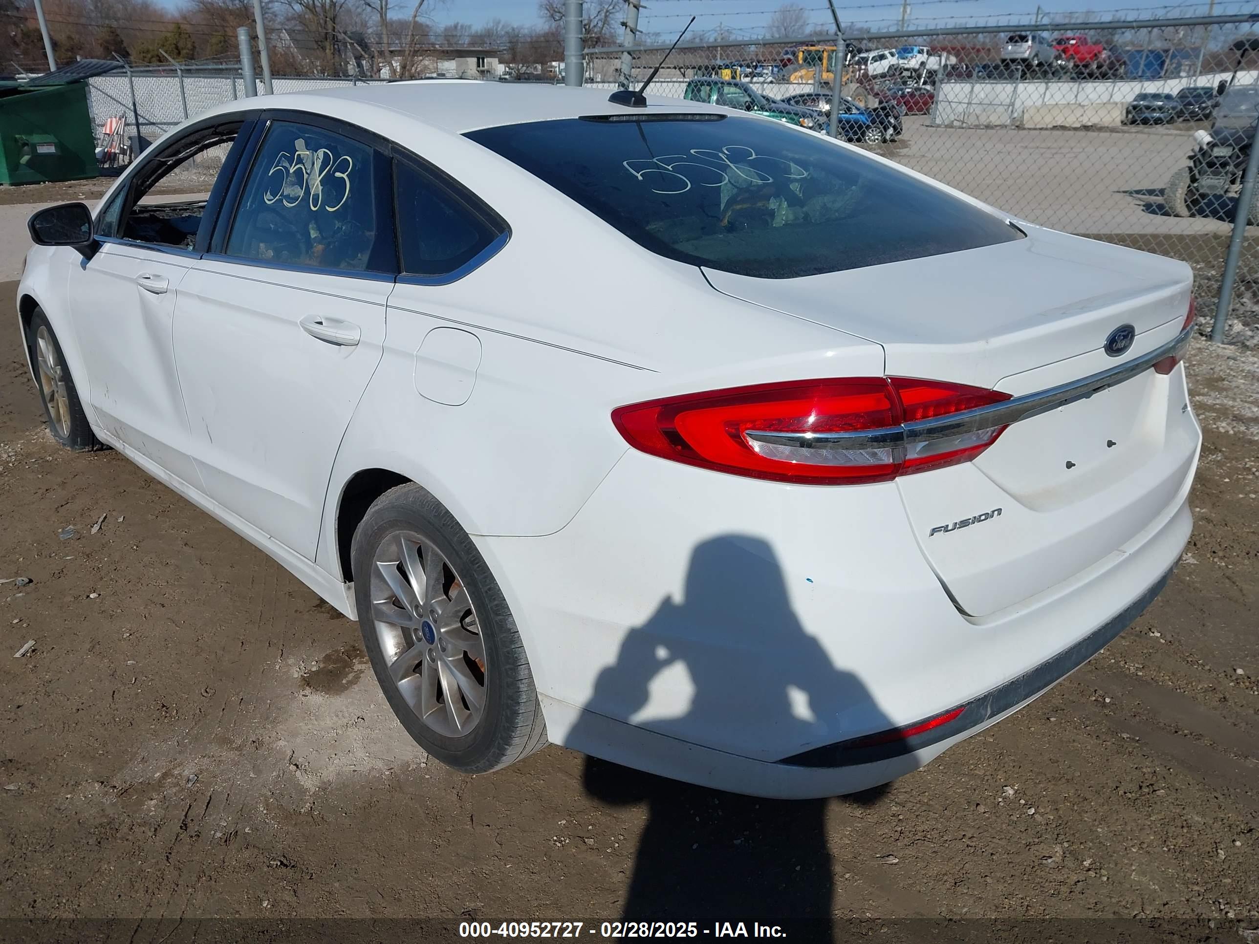 FORD FUSION image 3