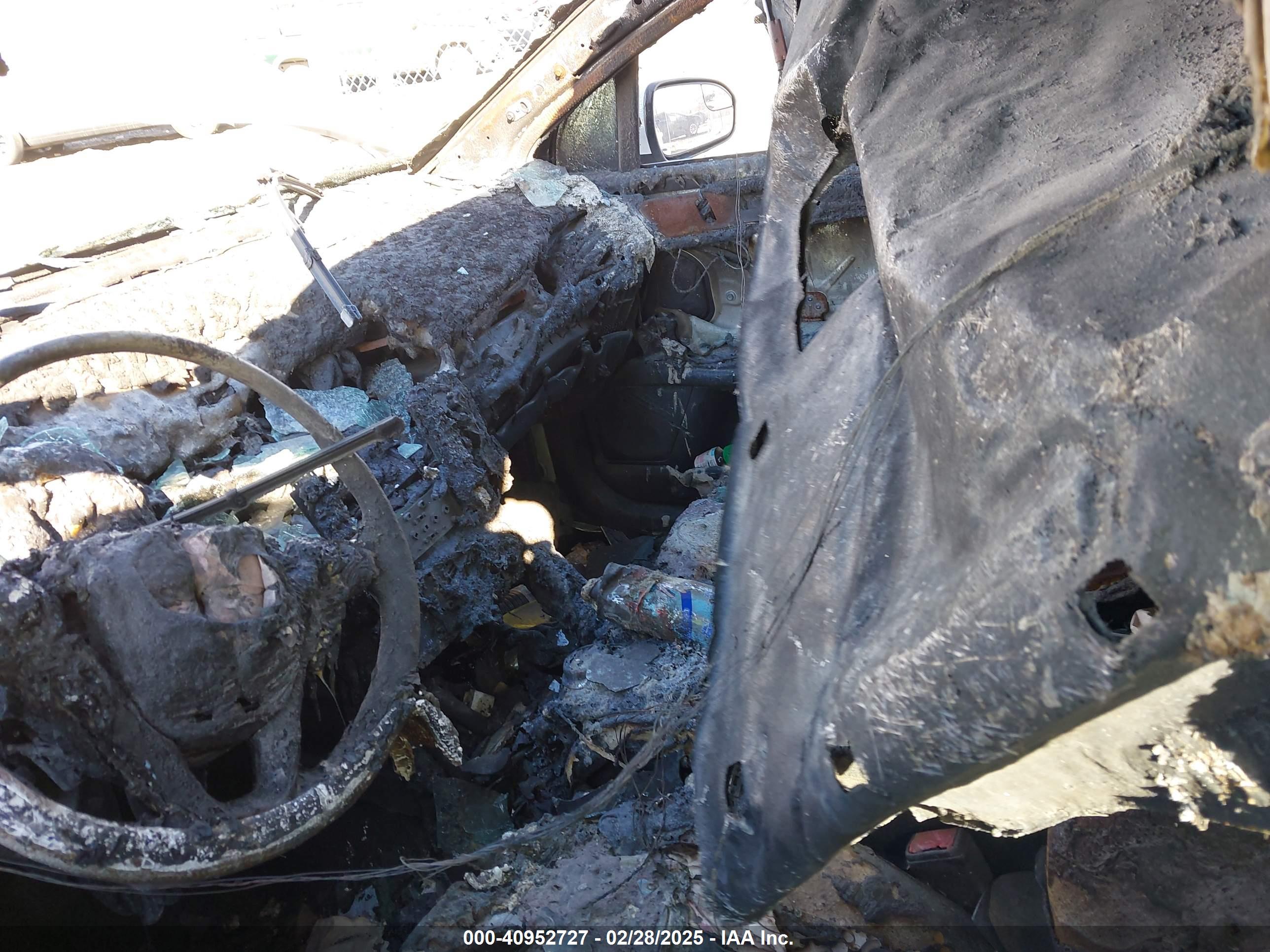 FORD FUSION image 6