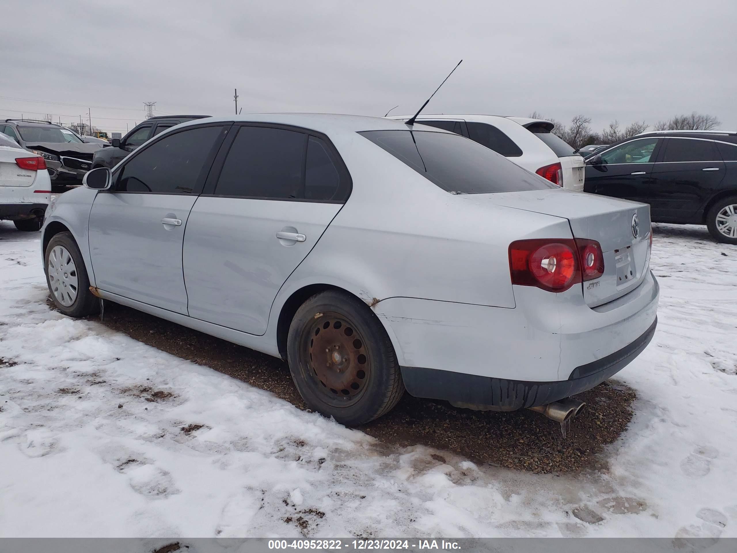 VOLKSWAGEN JETTA image 3