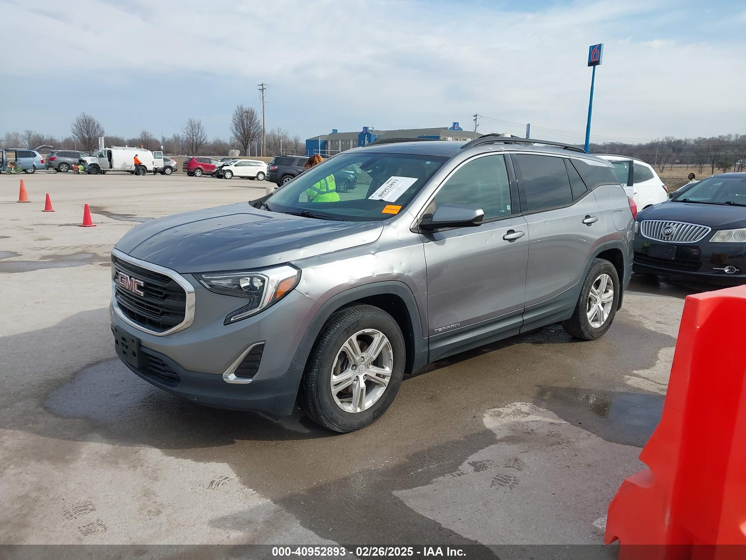 GMC TERRAIN image 2