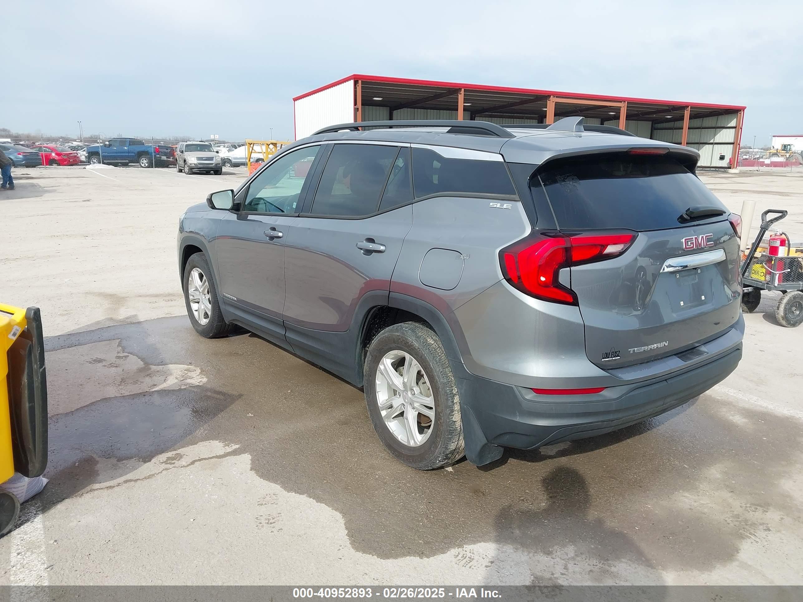 GMC TERRAIN image 3