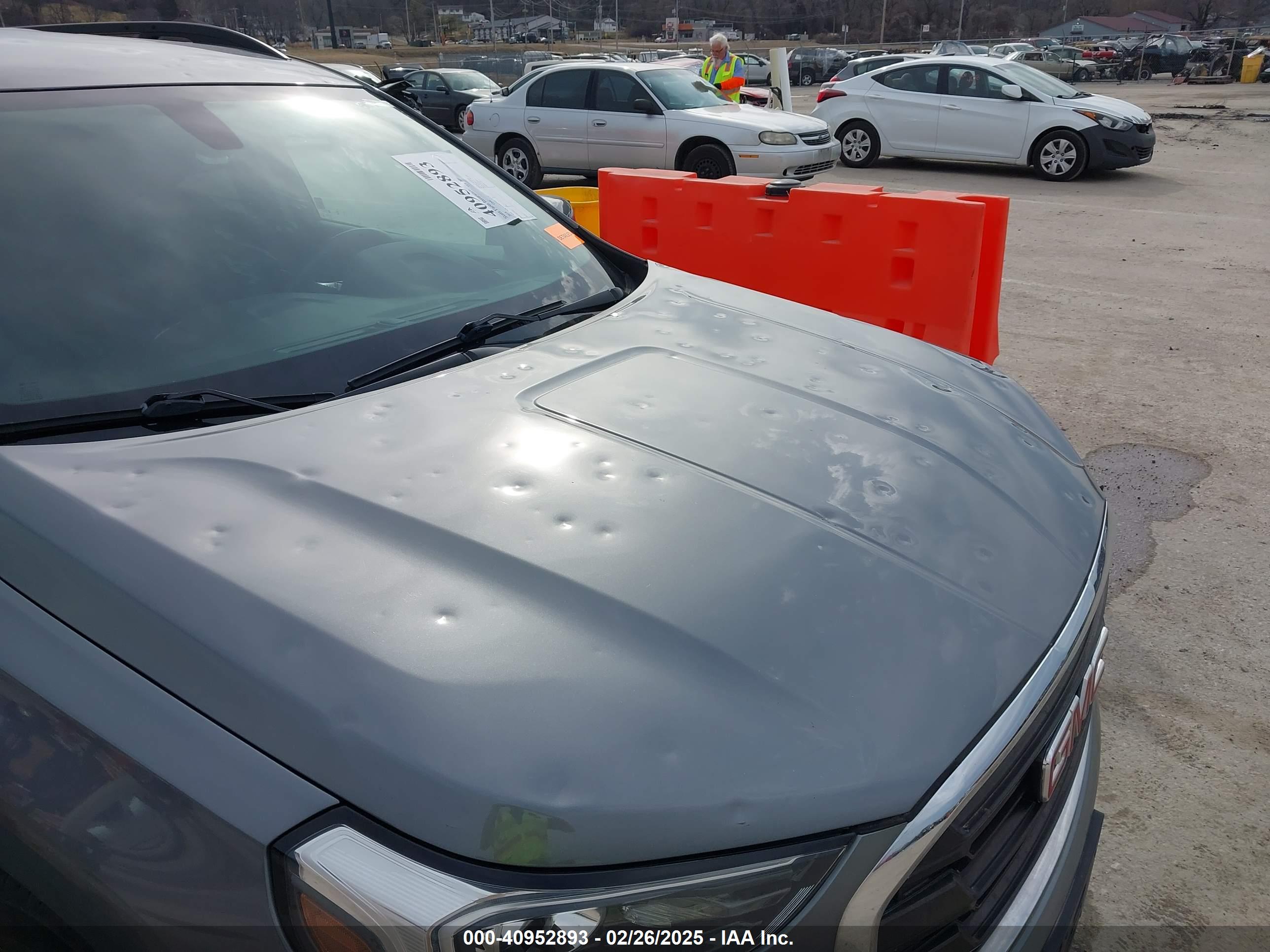 GMC TERRAIN image 6