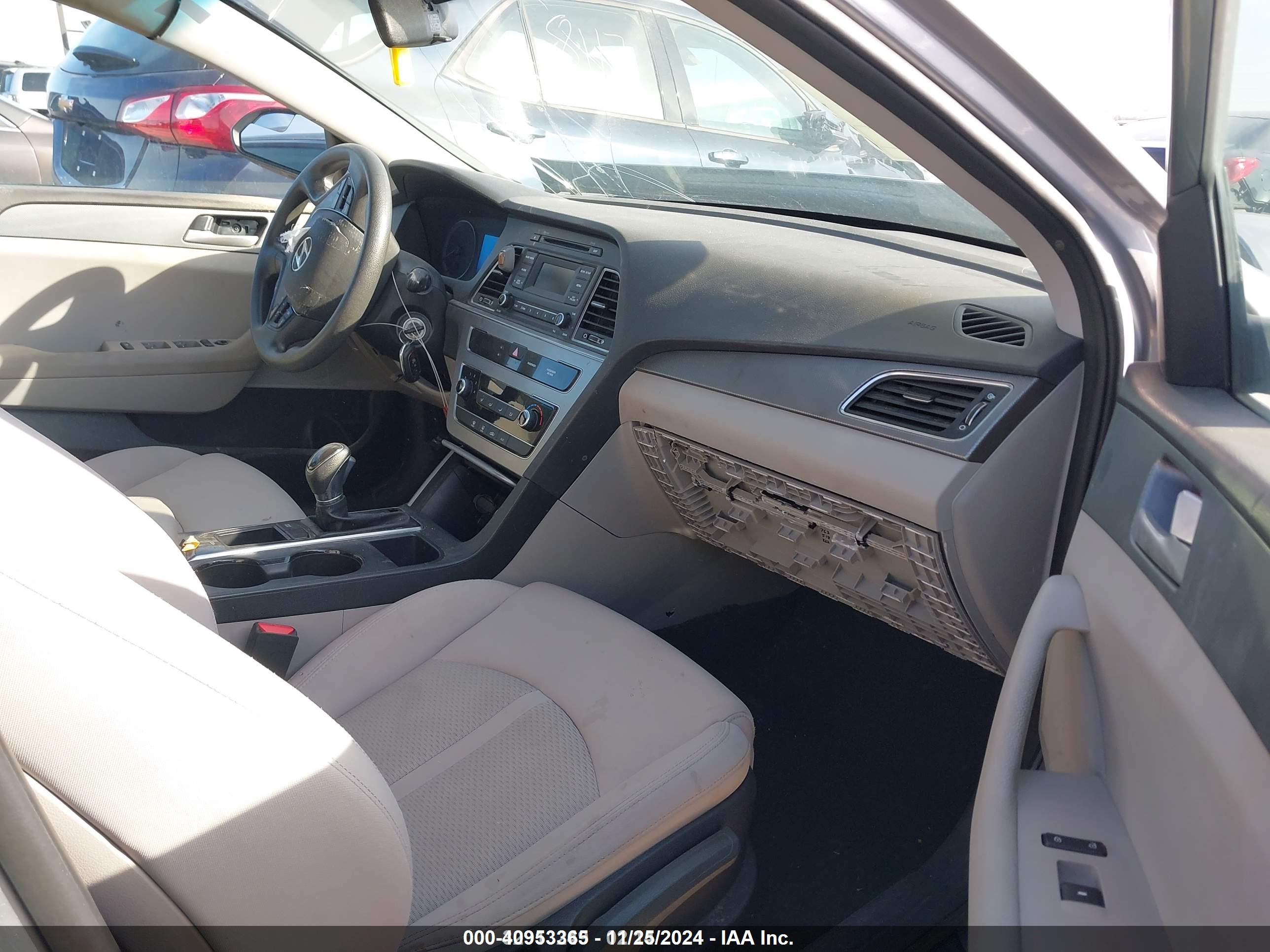 HYUNDAI SONATA image 5