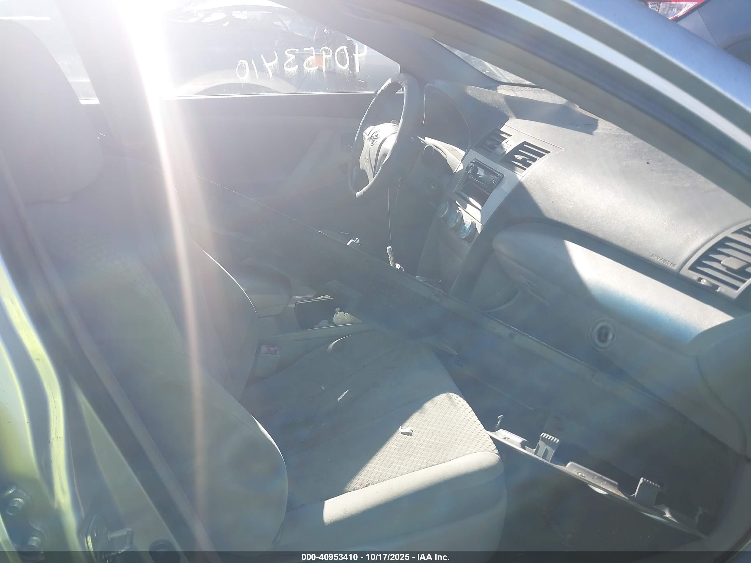 TOYOTA CAMRY image 5