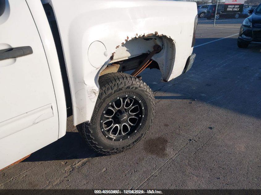 CHEVROLET SILVERADO image 6
