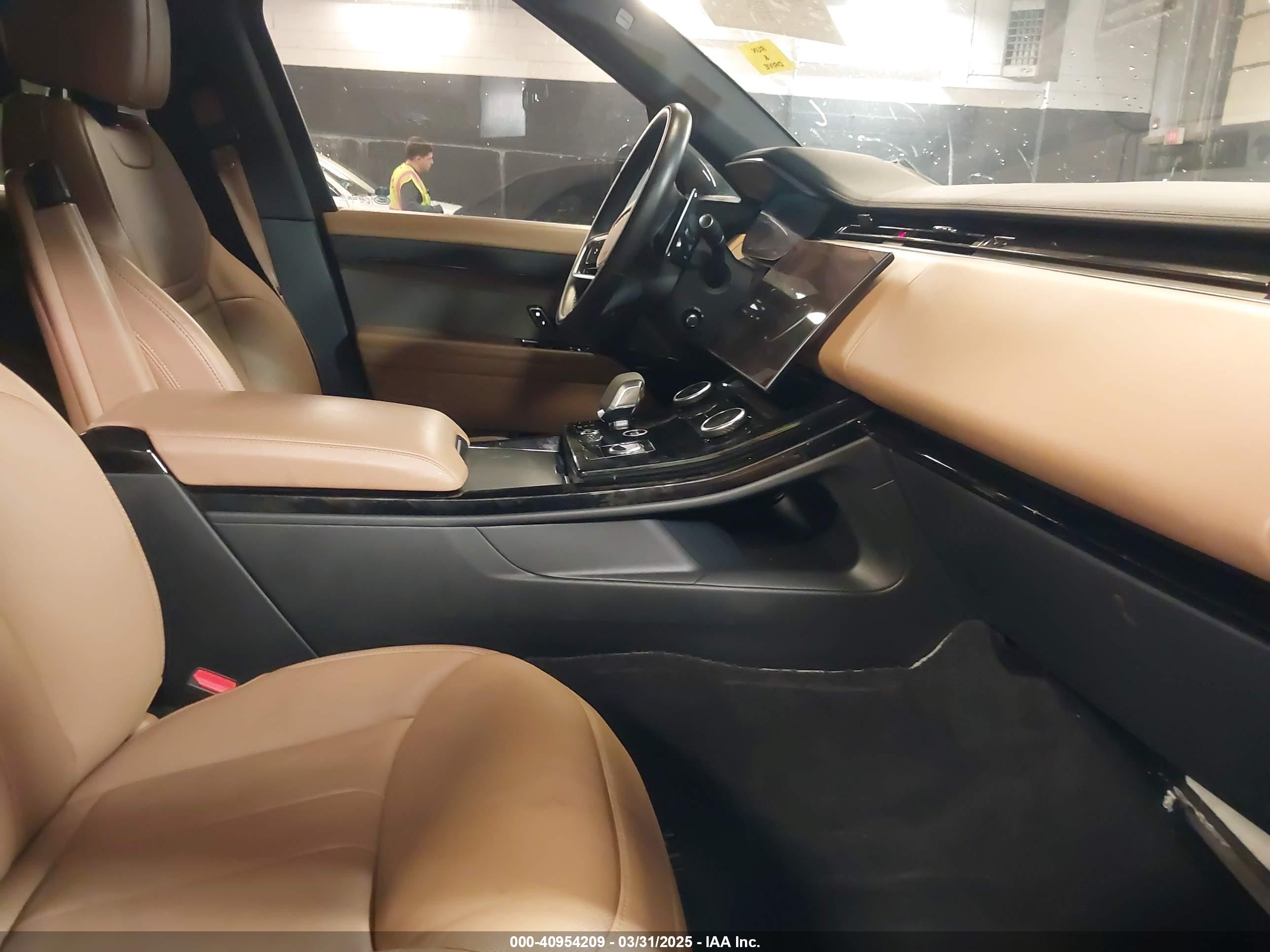 LAND ROVER image 5