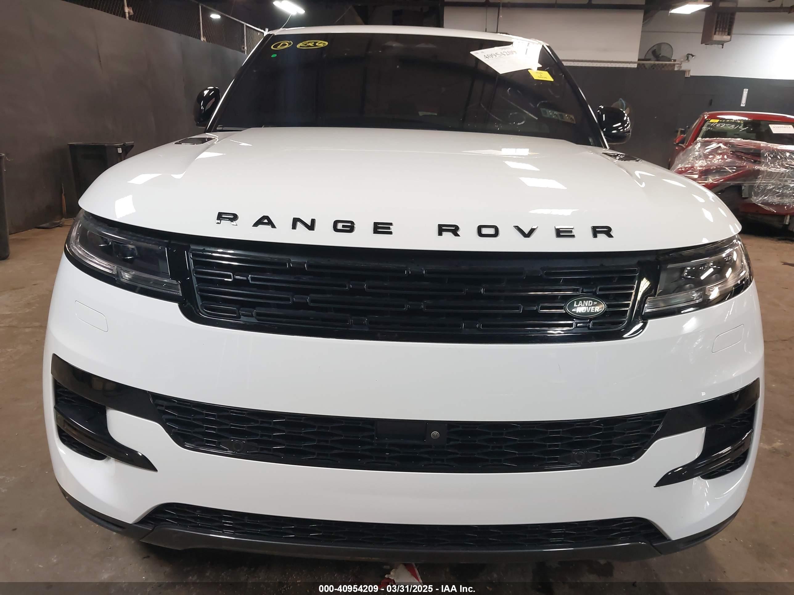 LAND ROVER image 6