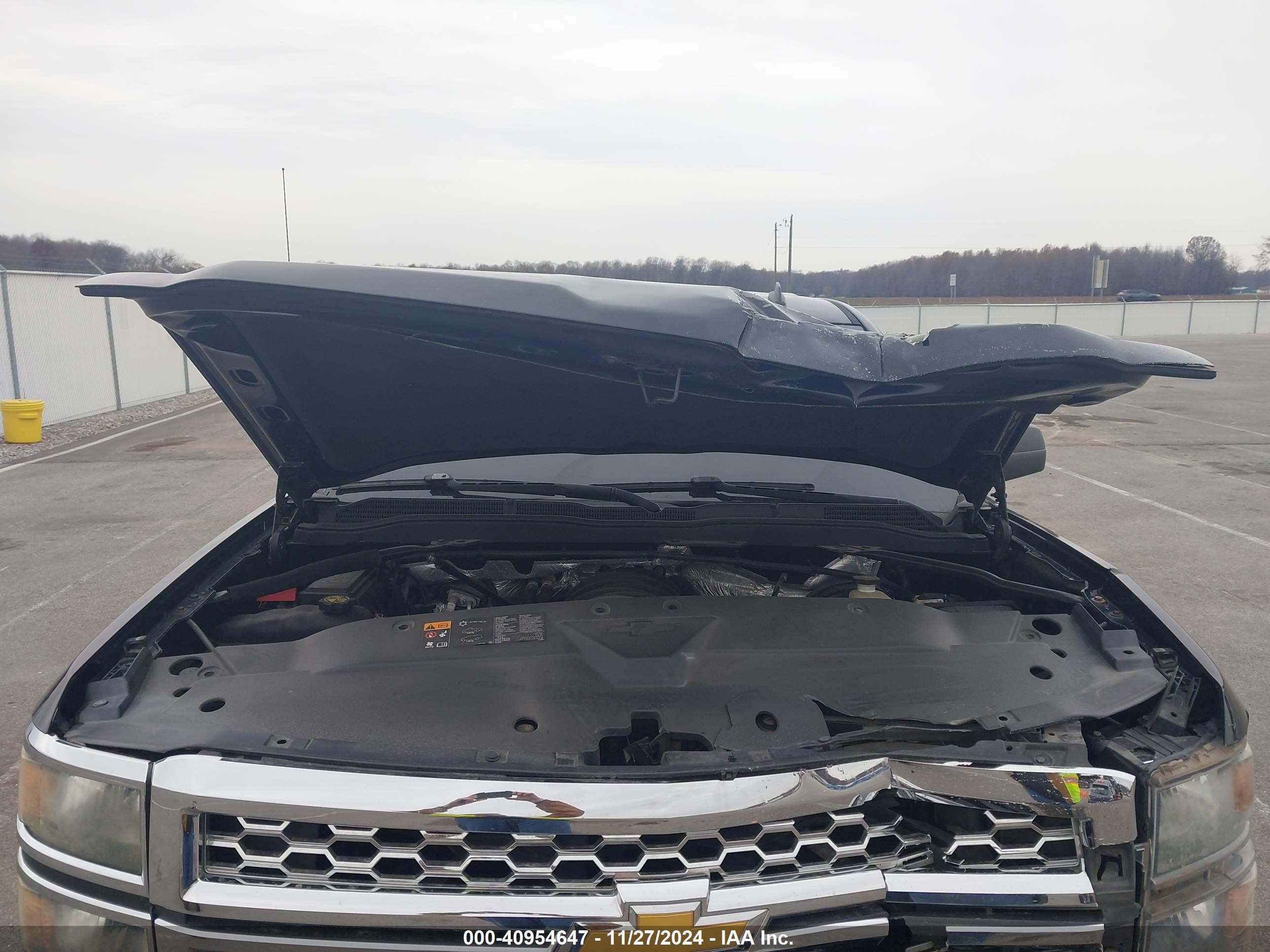 CHEVROLET SILVERADO image 10