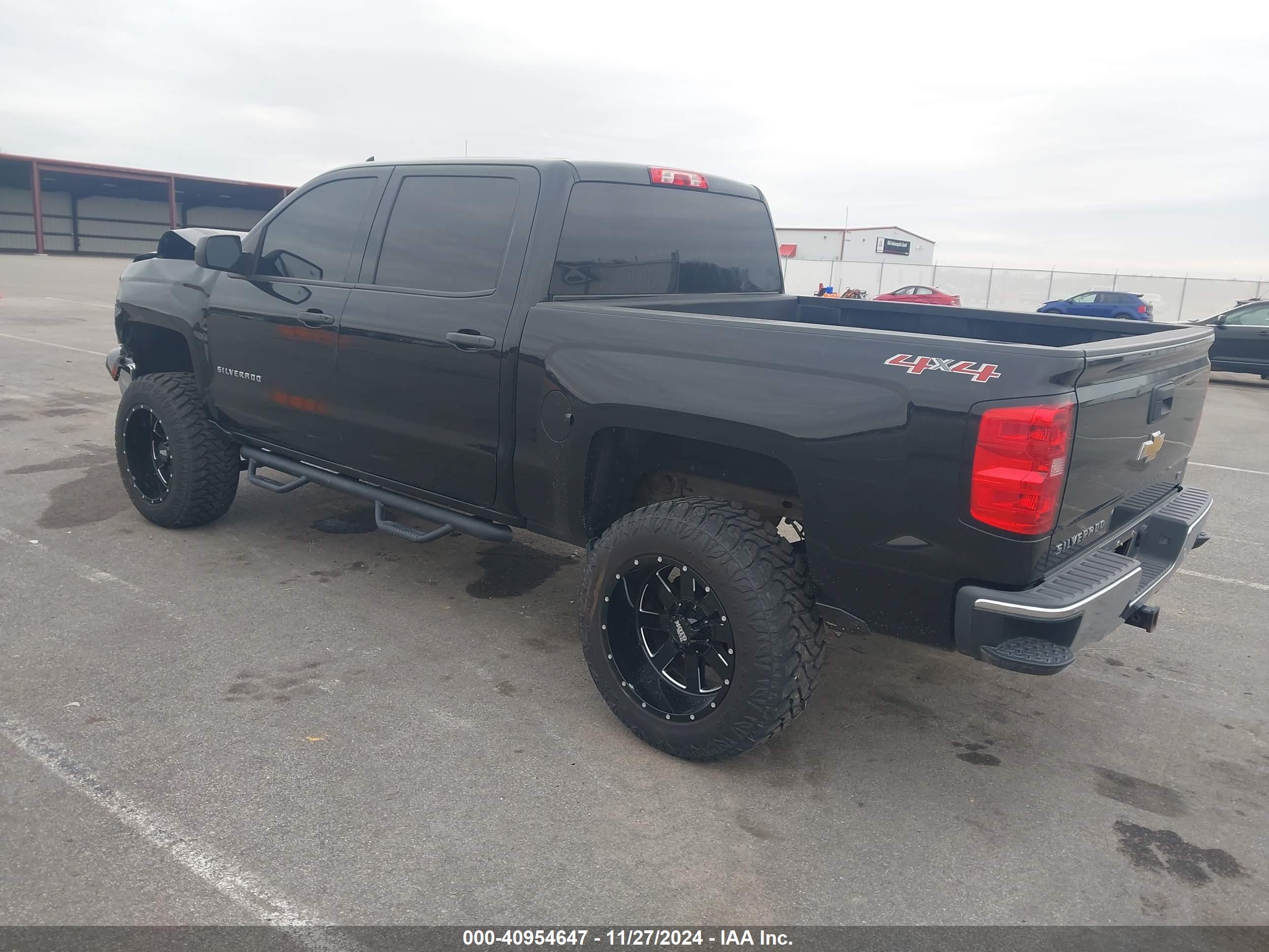 CHEVROLET SILVERADO image 3