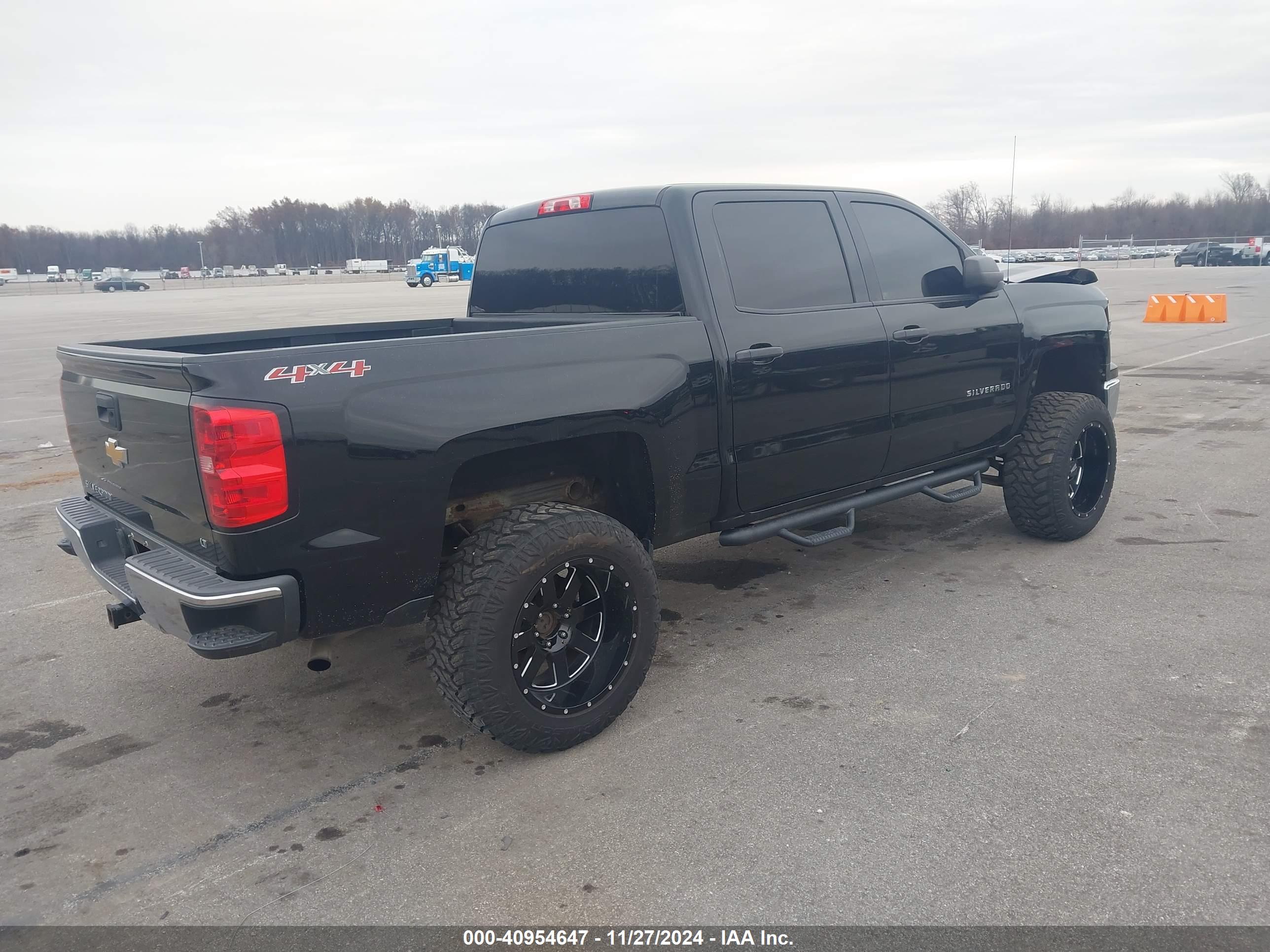 CHEVROLET SILVERADO image 4