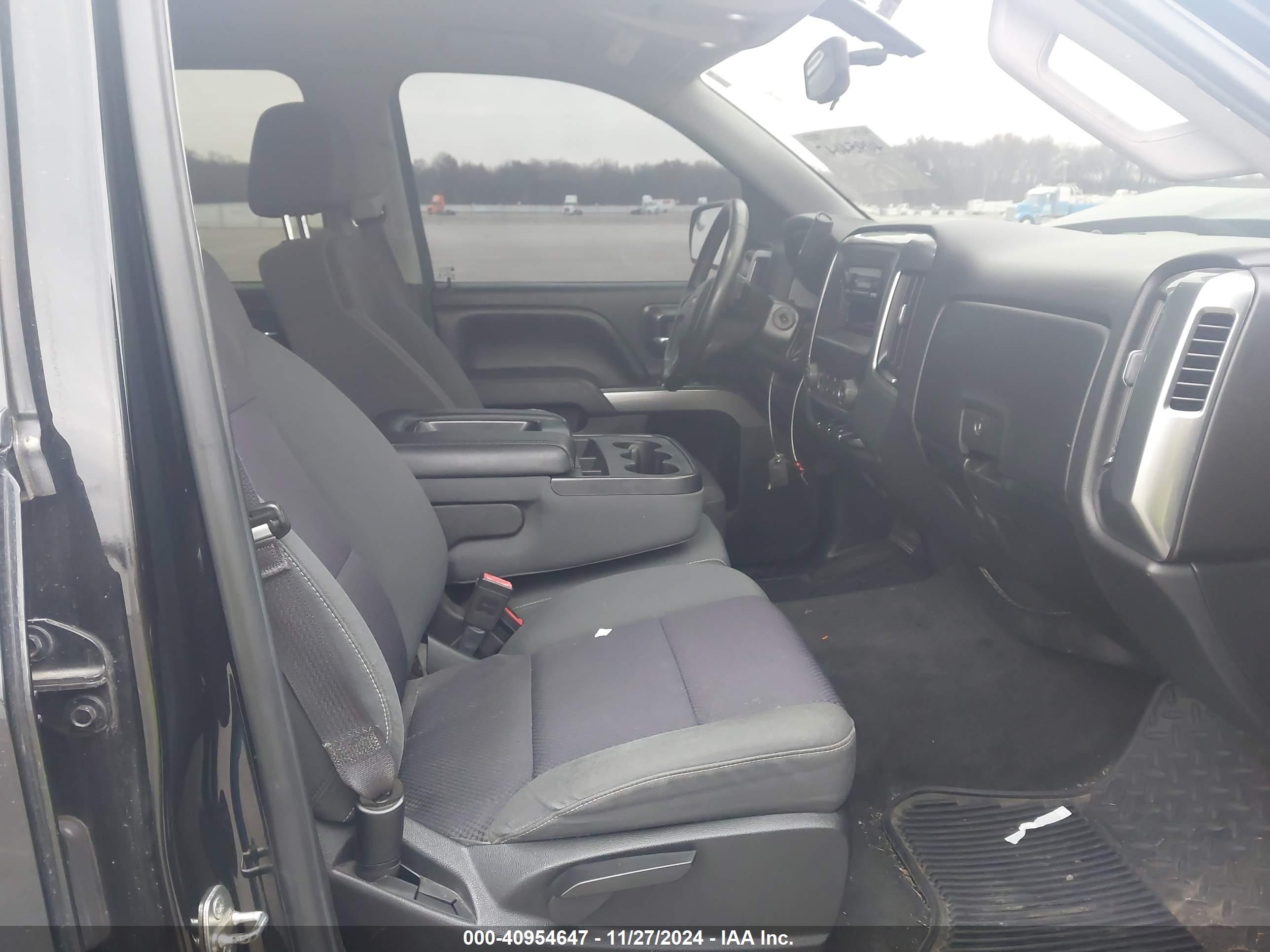 CHEVROLET SILVERADO image 5