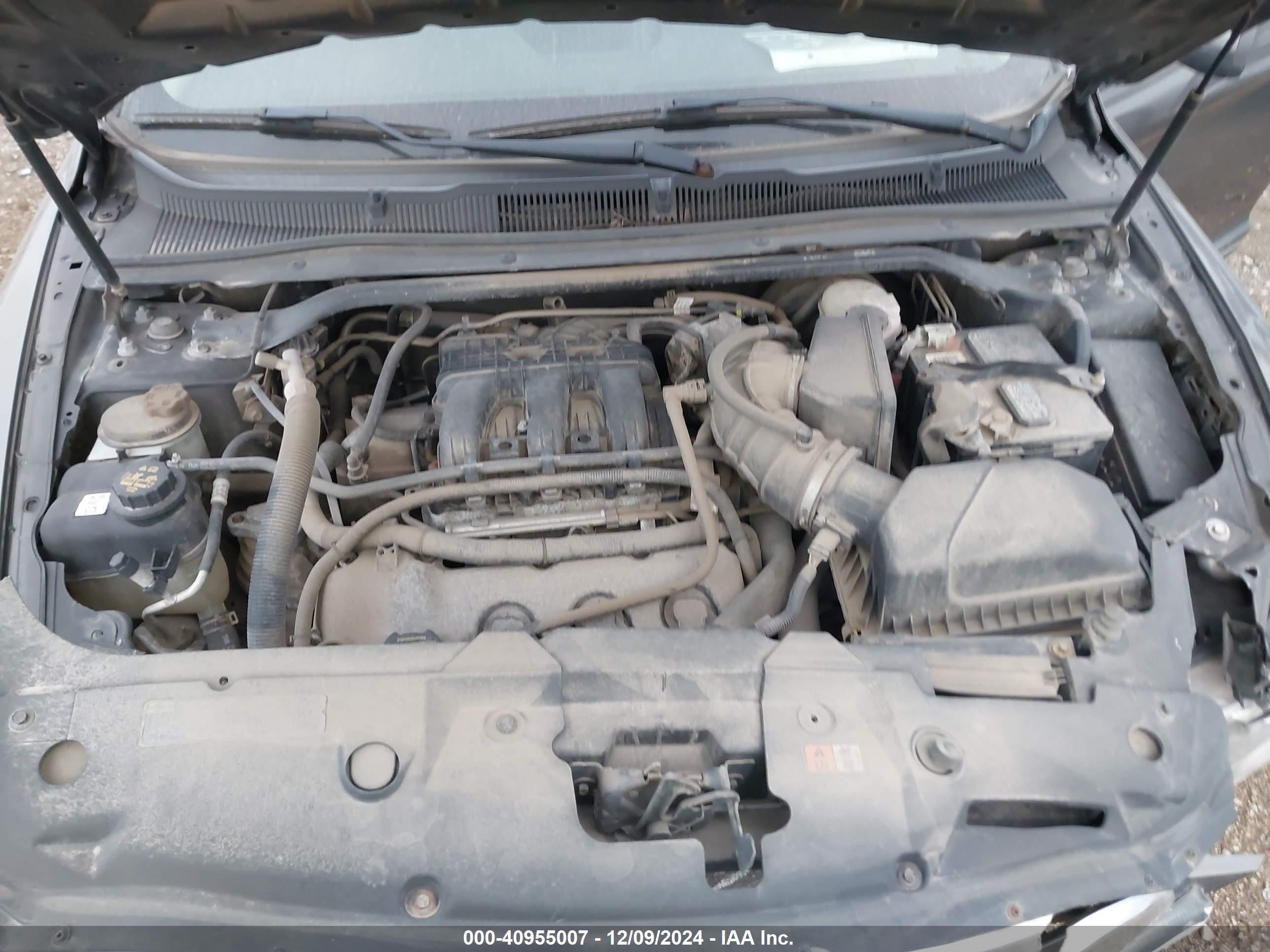 FORD TAURUS image 10
