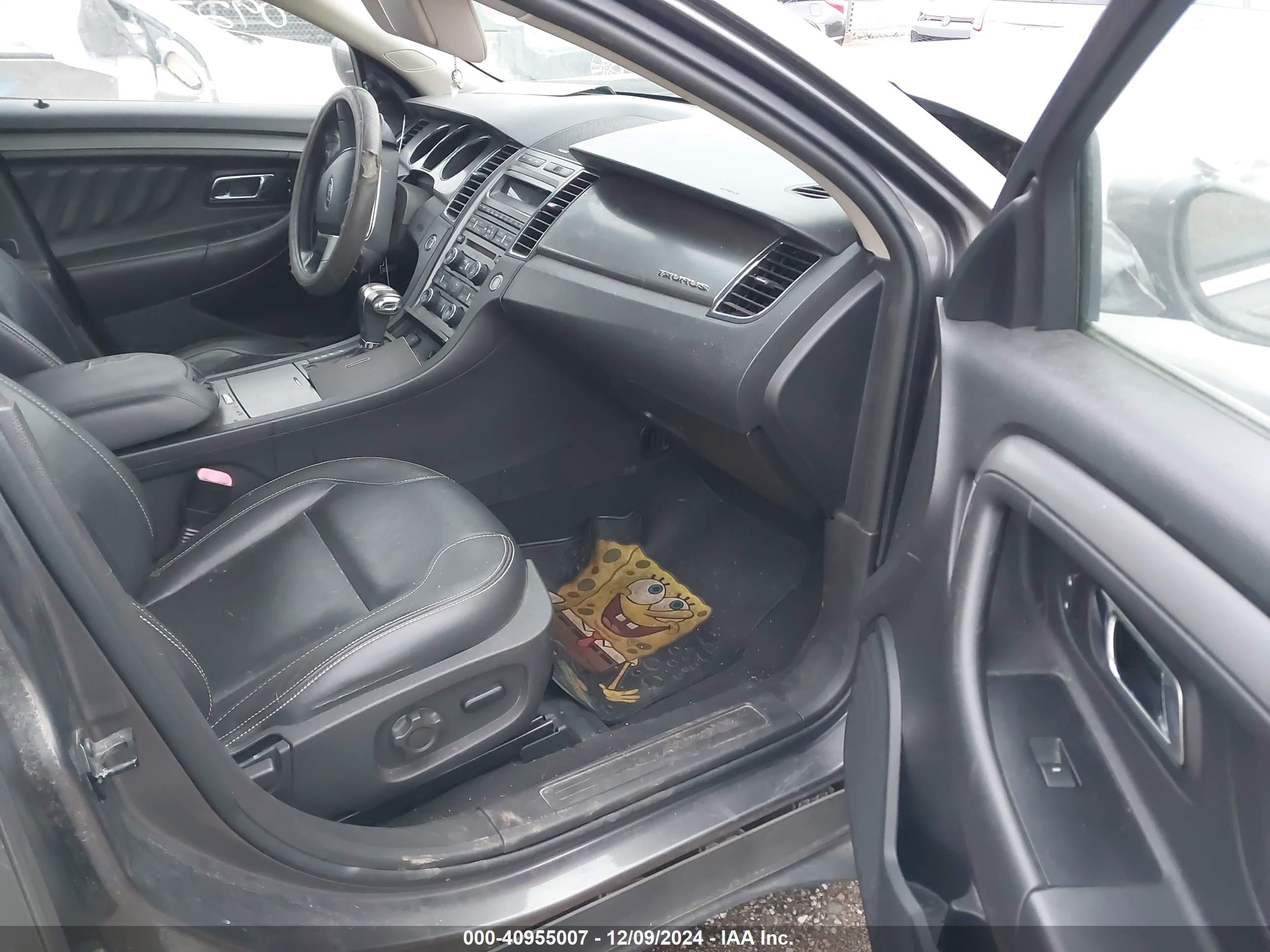 FORD TAURUS image 5