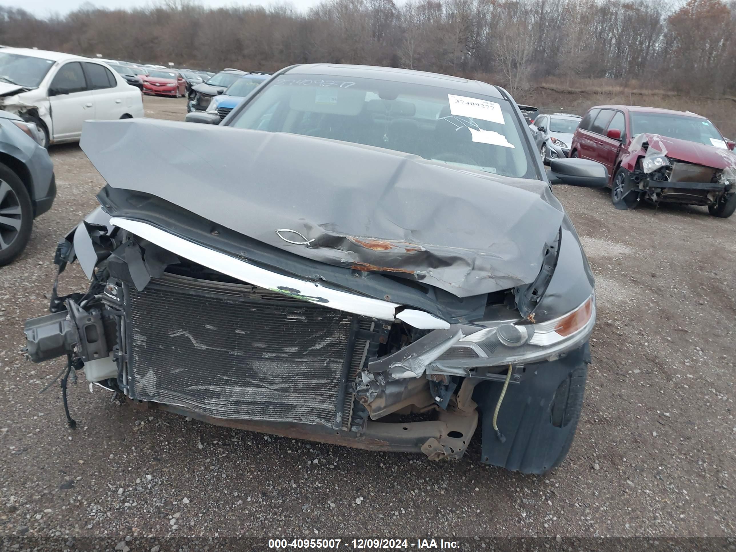 FORD TAURUS image 6