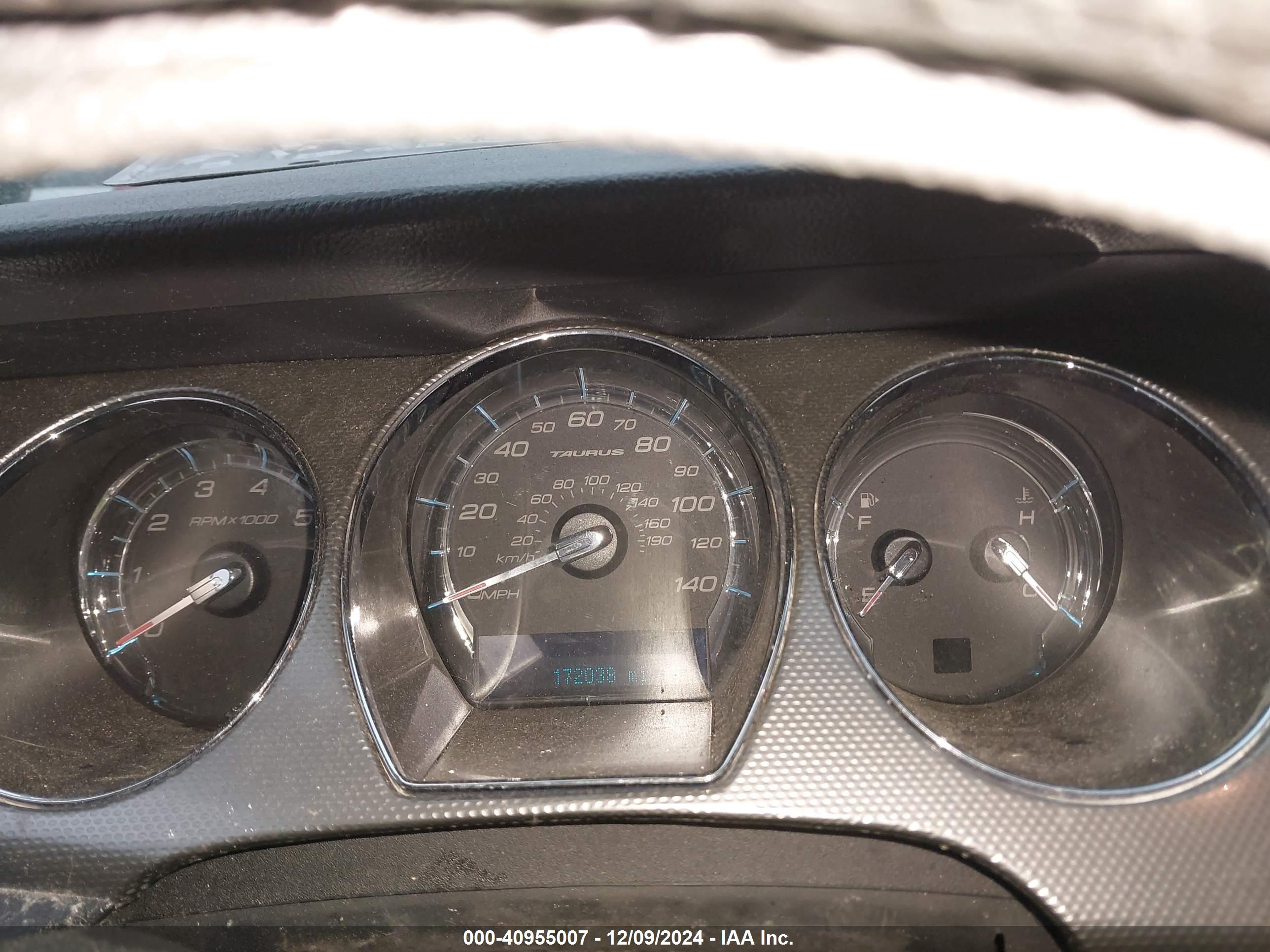 FORD TAURUS image 7