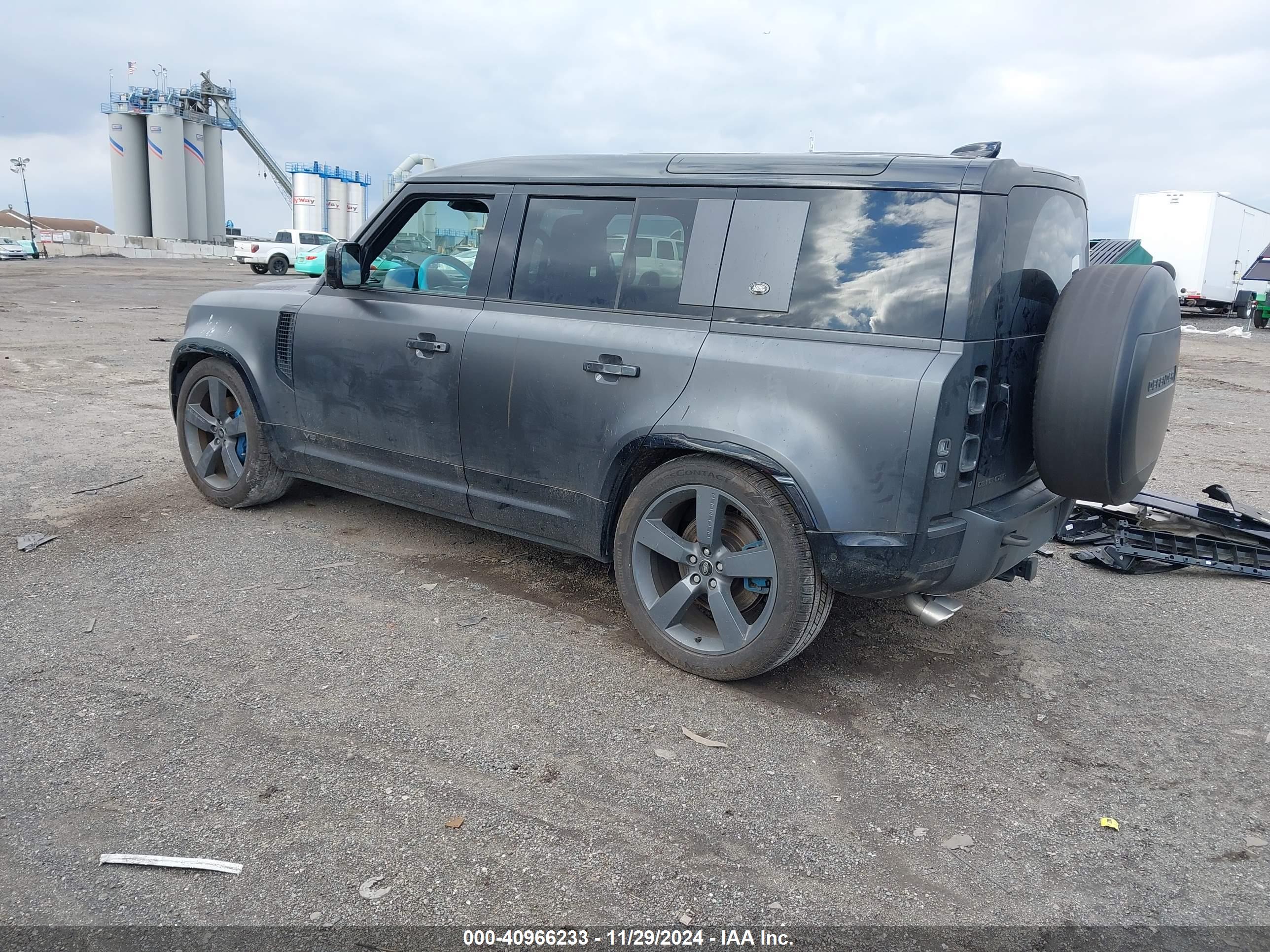 LAND ROVER image 3