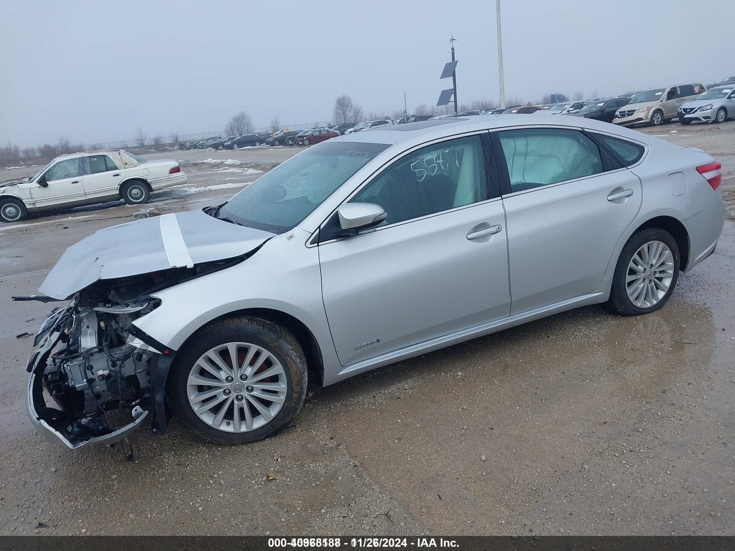 TOYOTA AVALON image 2
