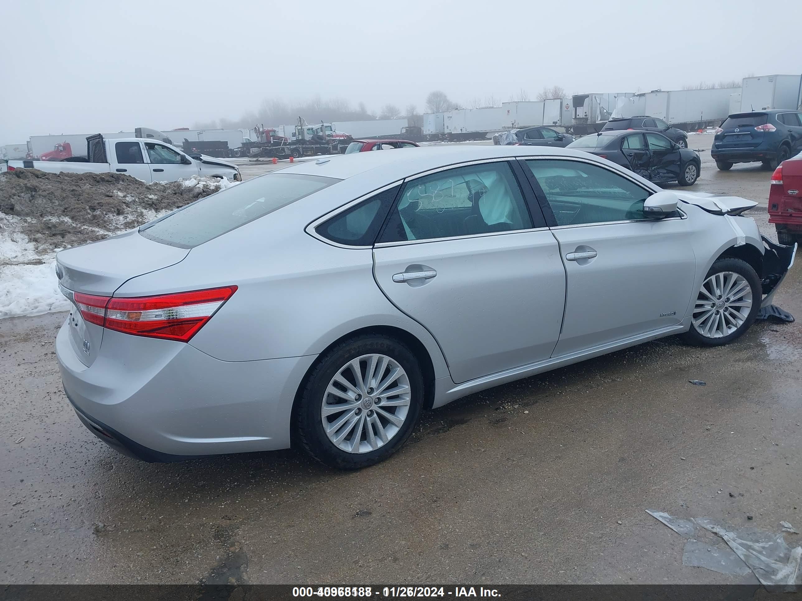 TOYOTA AVALON image 4
