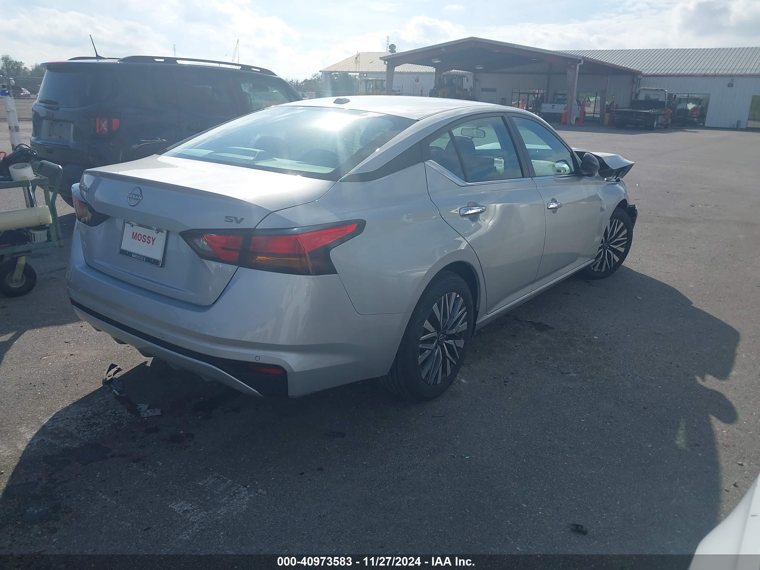 NISSAN ALTIMA image 4