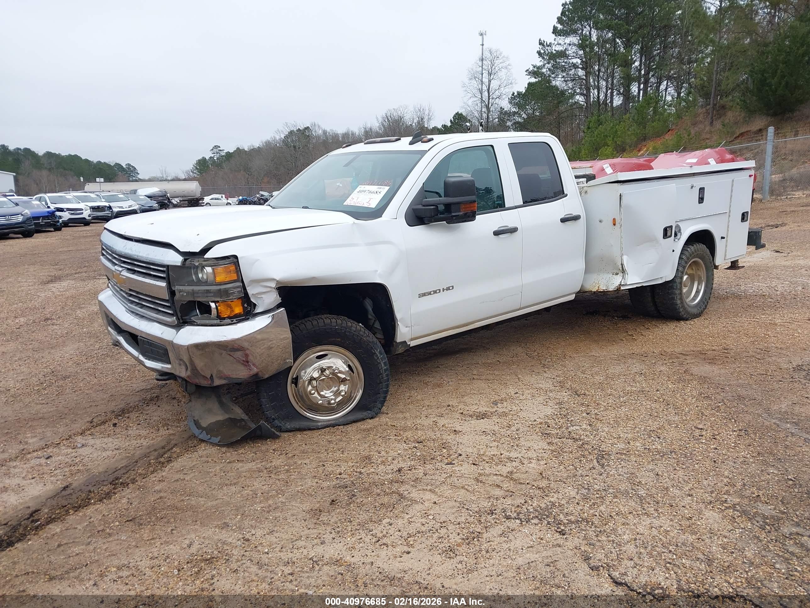 CHEVROLET SILVERADO image 2