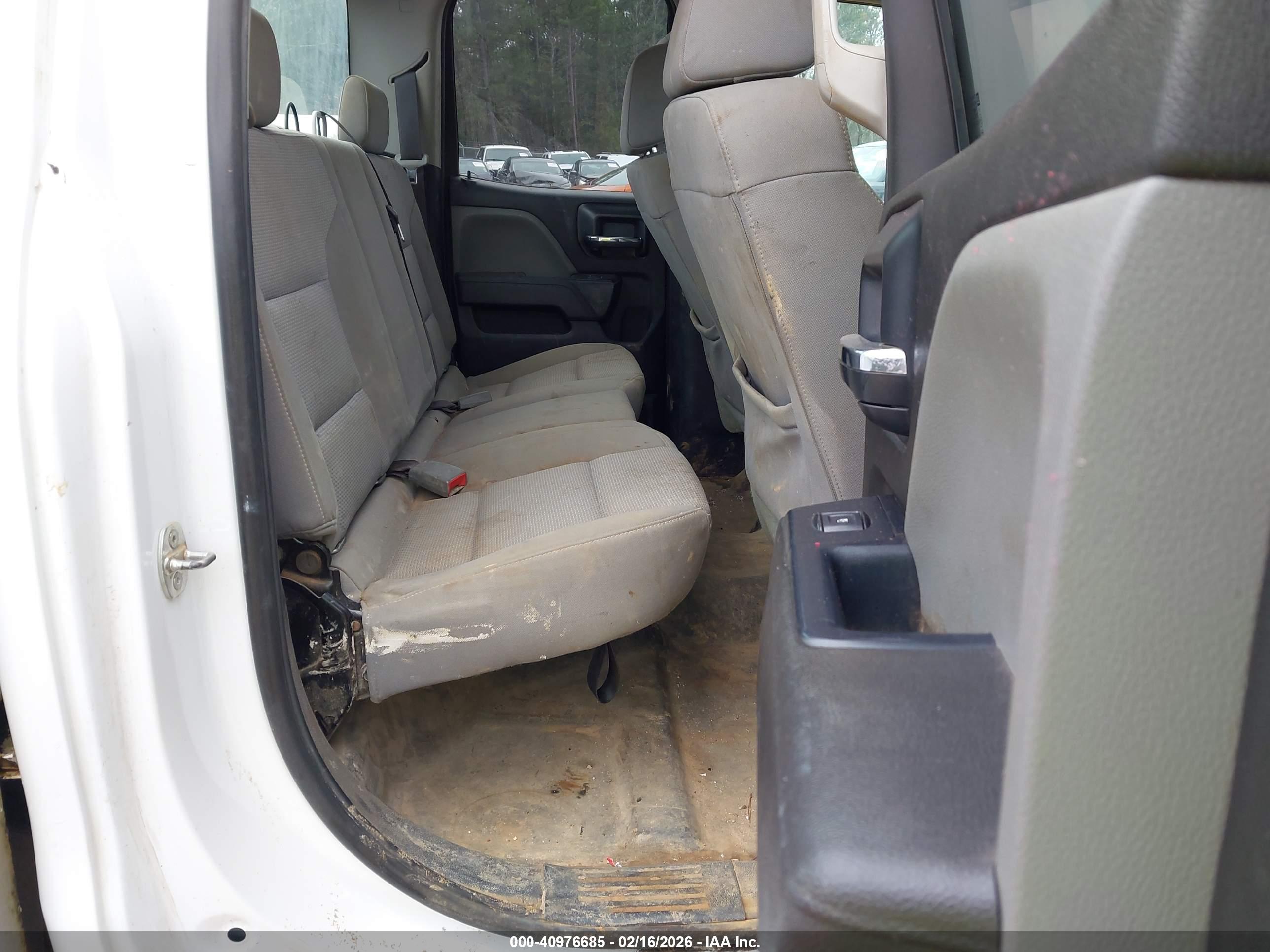 CHEVROLET SILVERADO image 7