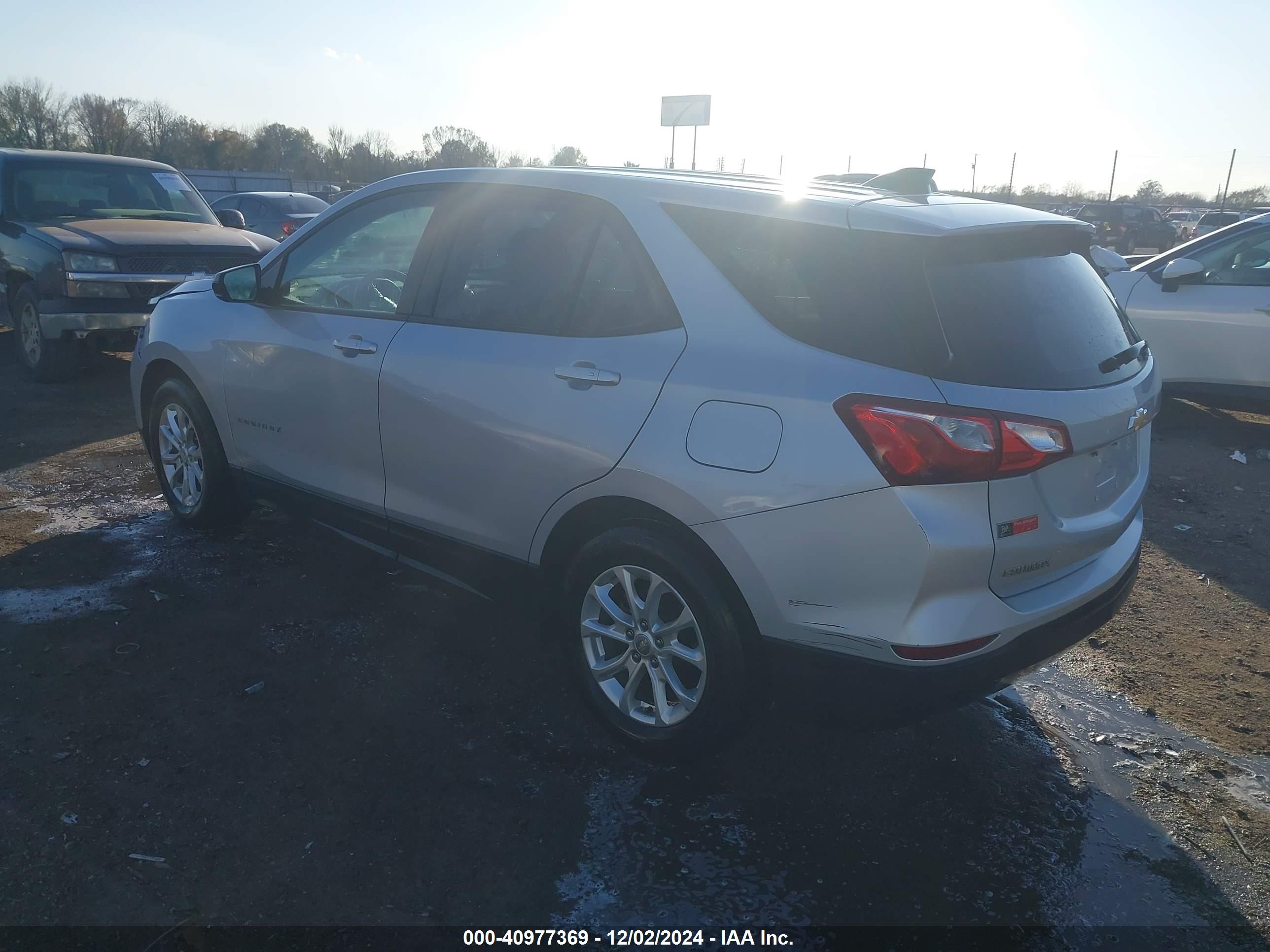 CHEVROLET EQUINOX image 3