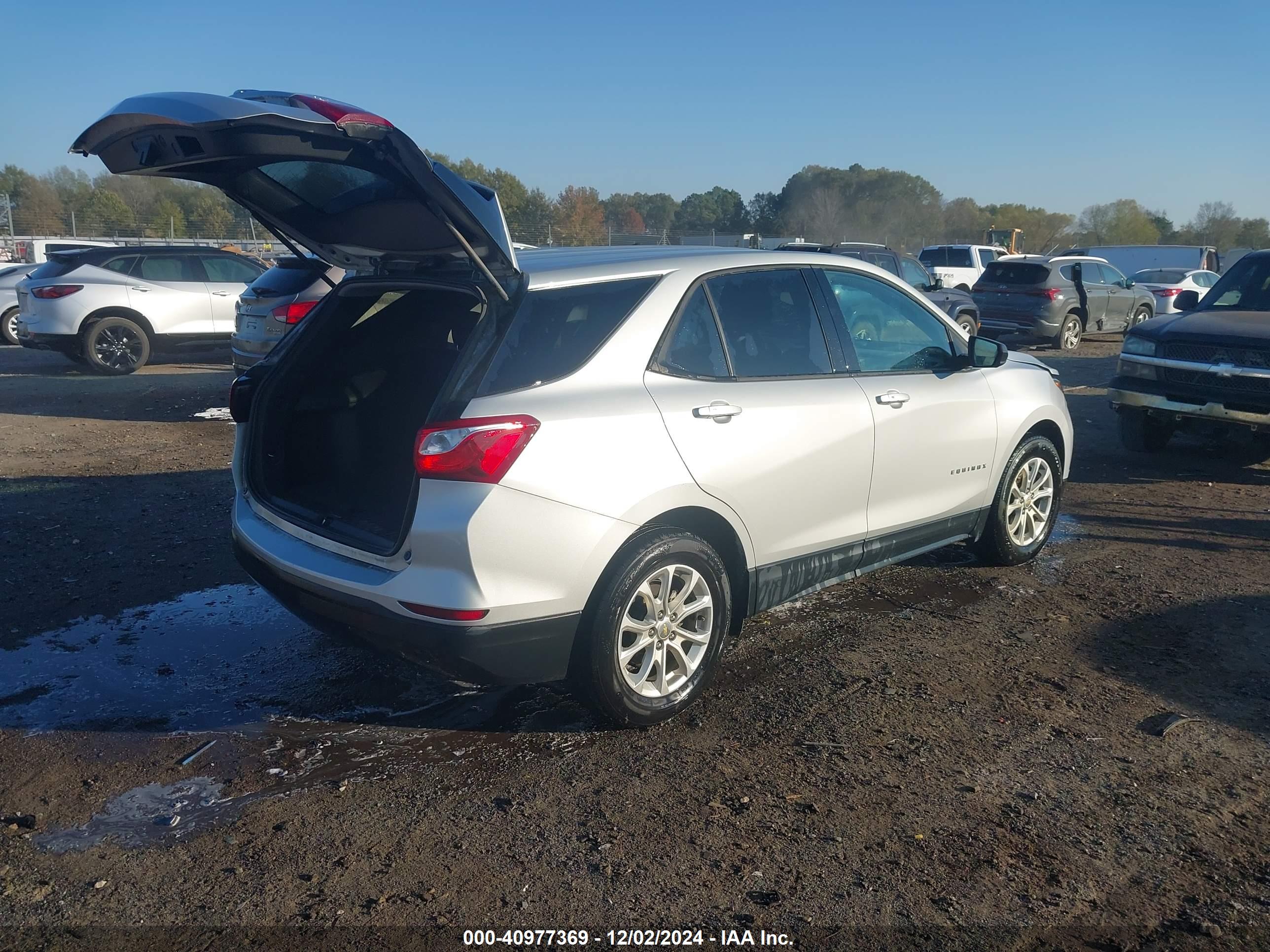 CHEVROLET EQUINOX image 4